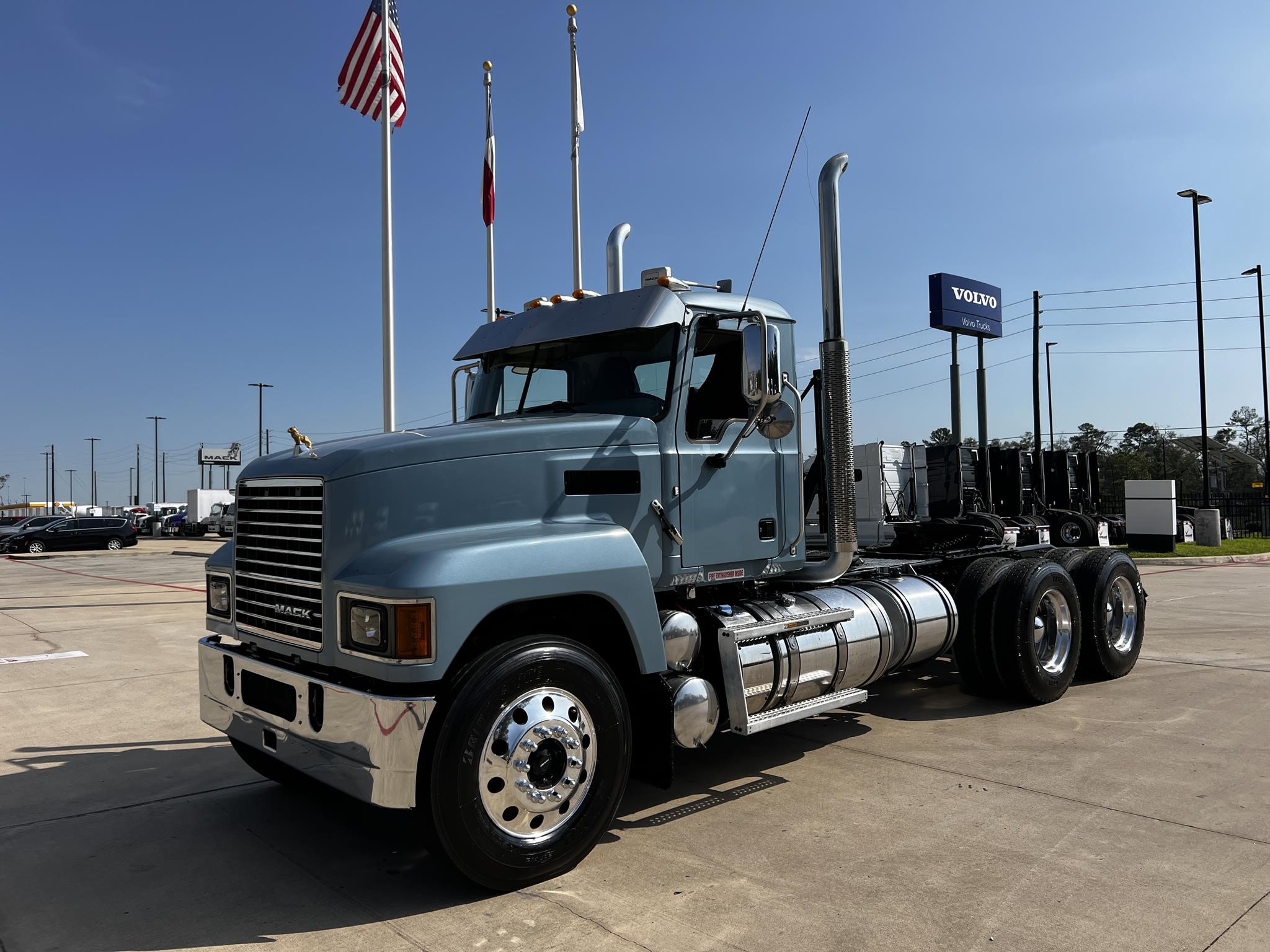 2020 MACK PINNACLE 64T - image 1 of 6