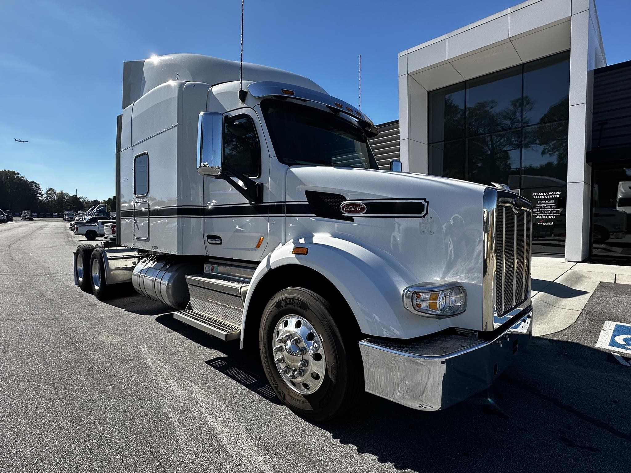 2021 PETERBILT 567 - image 1 of 6