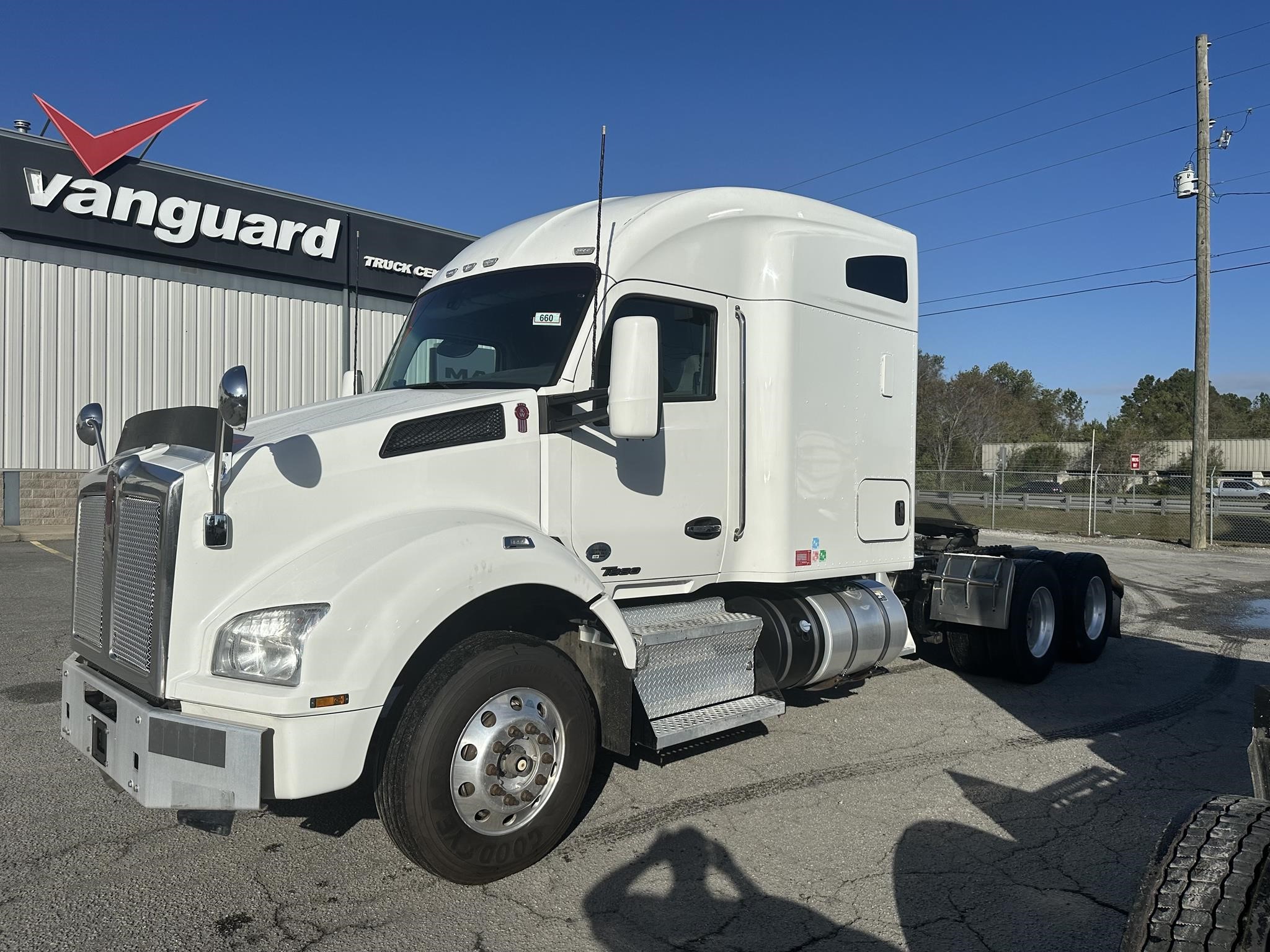 2020 KENWORTH T880 - image 1 of 6