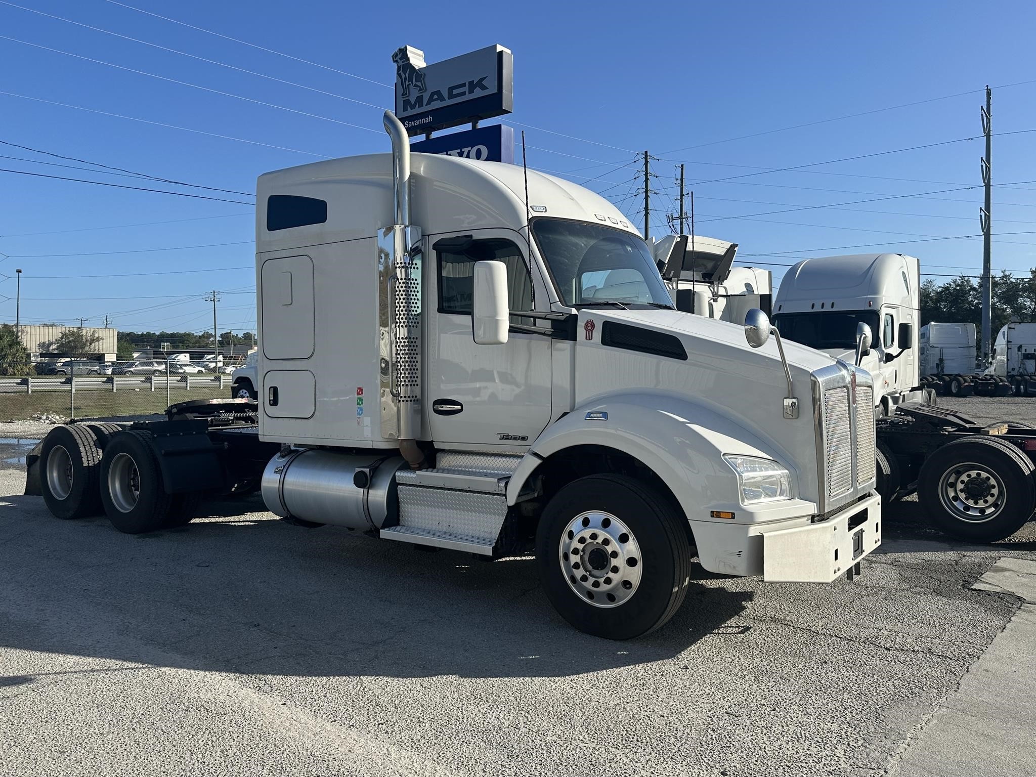 2020 KENWORTH T880 - image 3 of 6