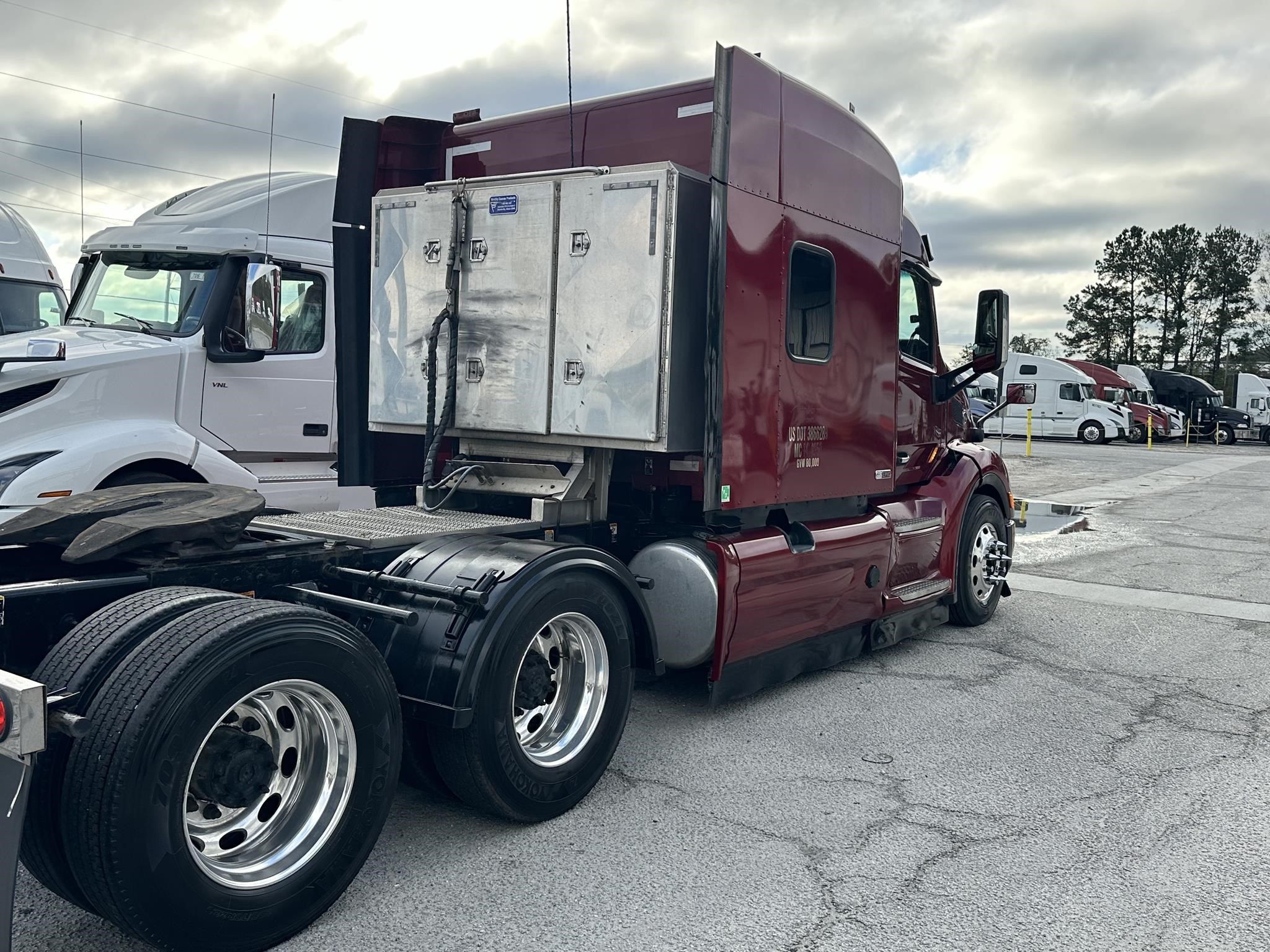 2017 PETERBILT 579 - image 4 of 6