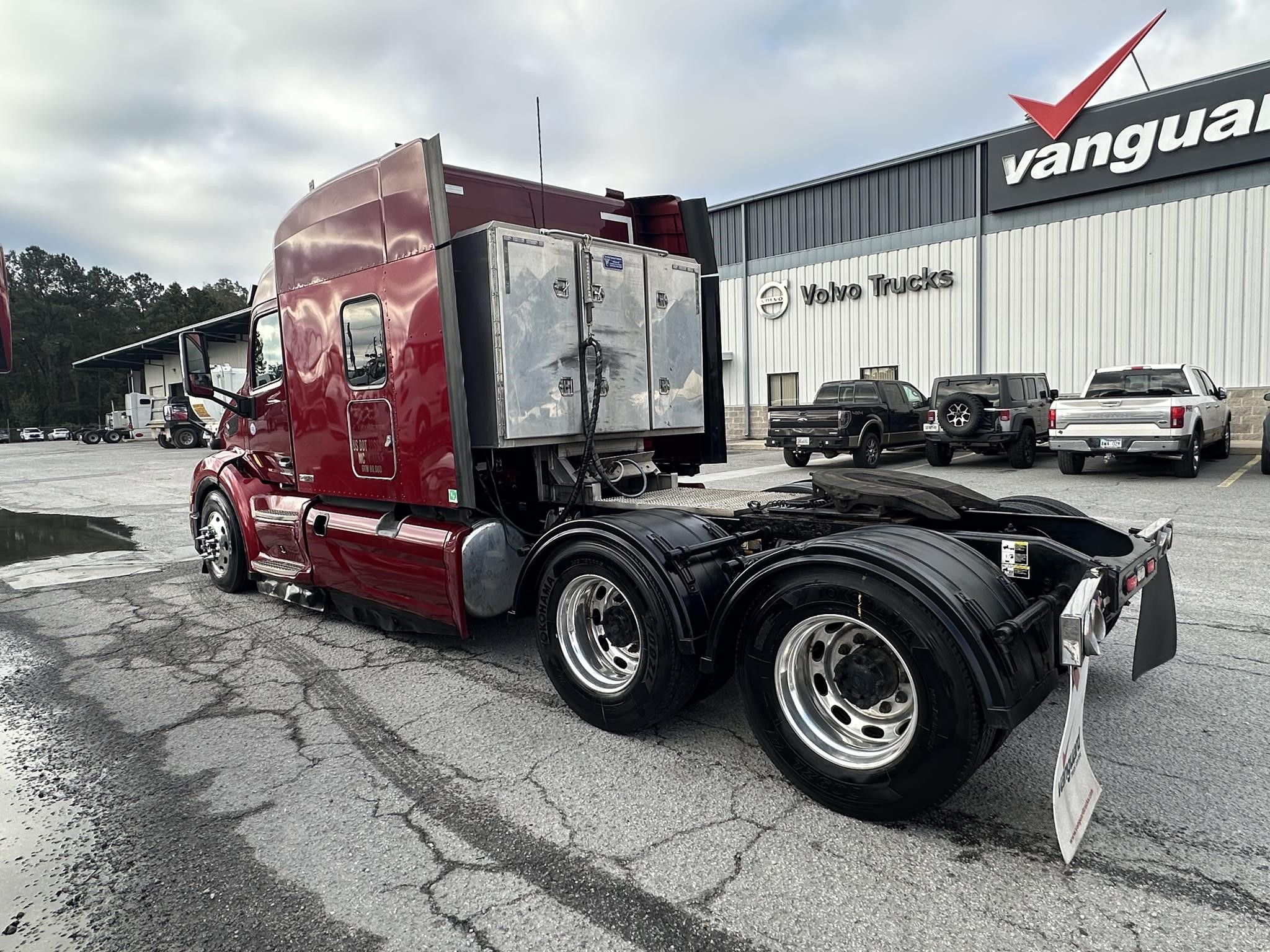 2017 PETERBILT 579 - image 5 of 6