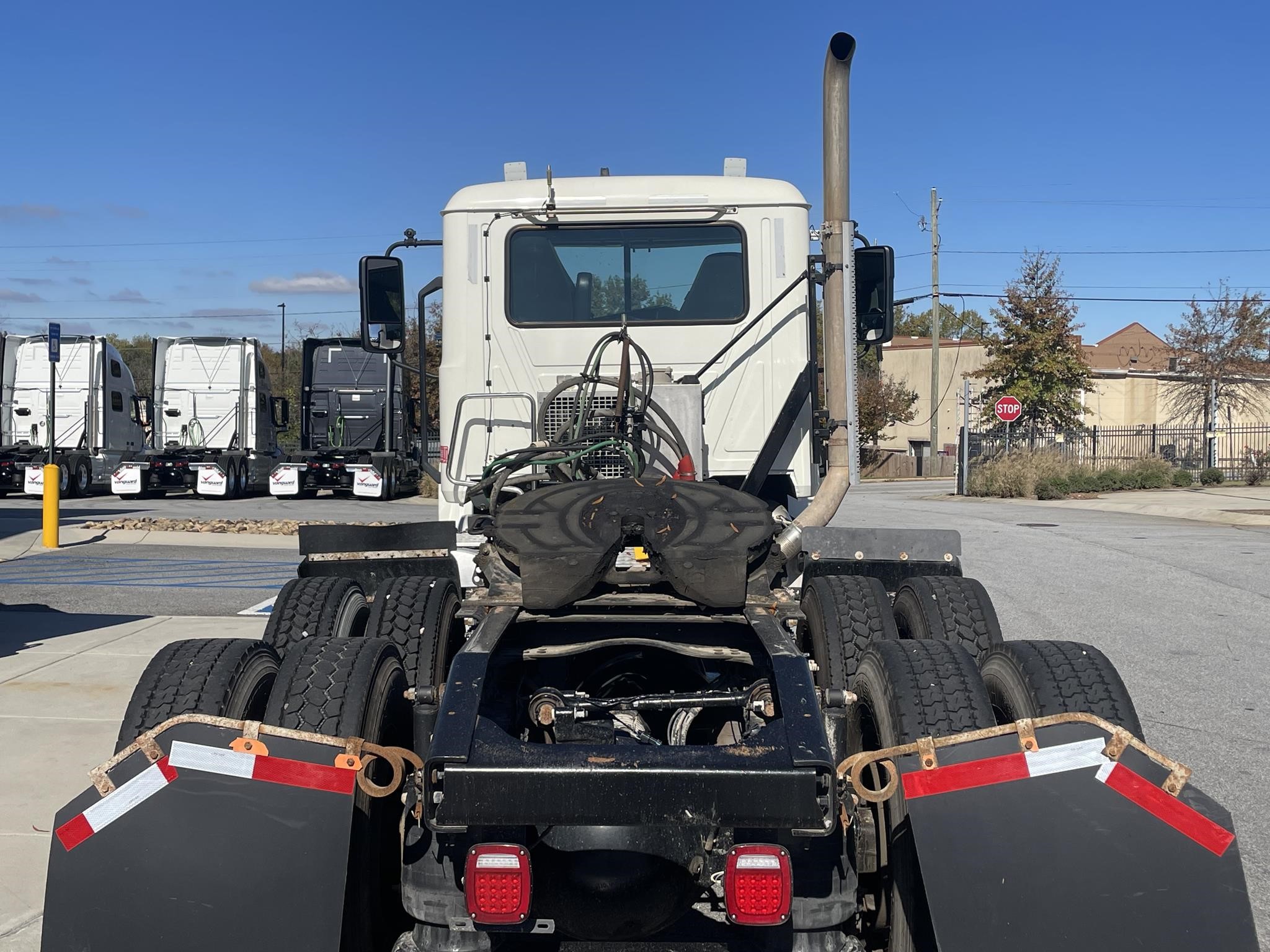 2020 MACK PINNACLE 64T - image 4 of 6