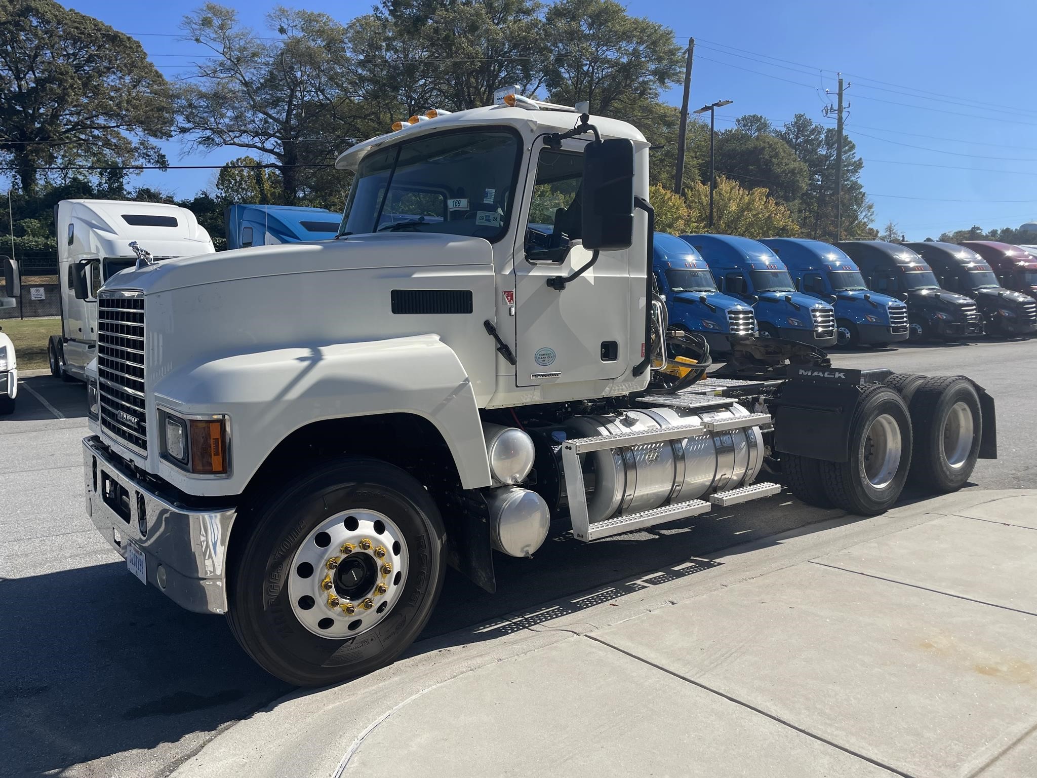 2020 MACK PINNACLE 64T - image 6 of 6