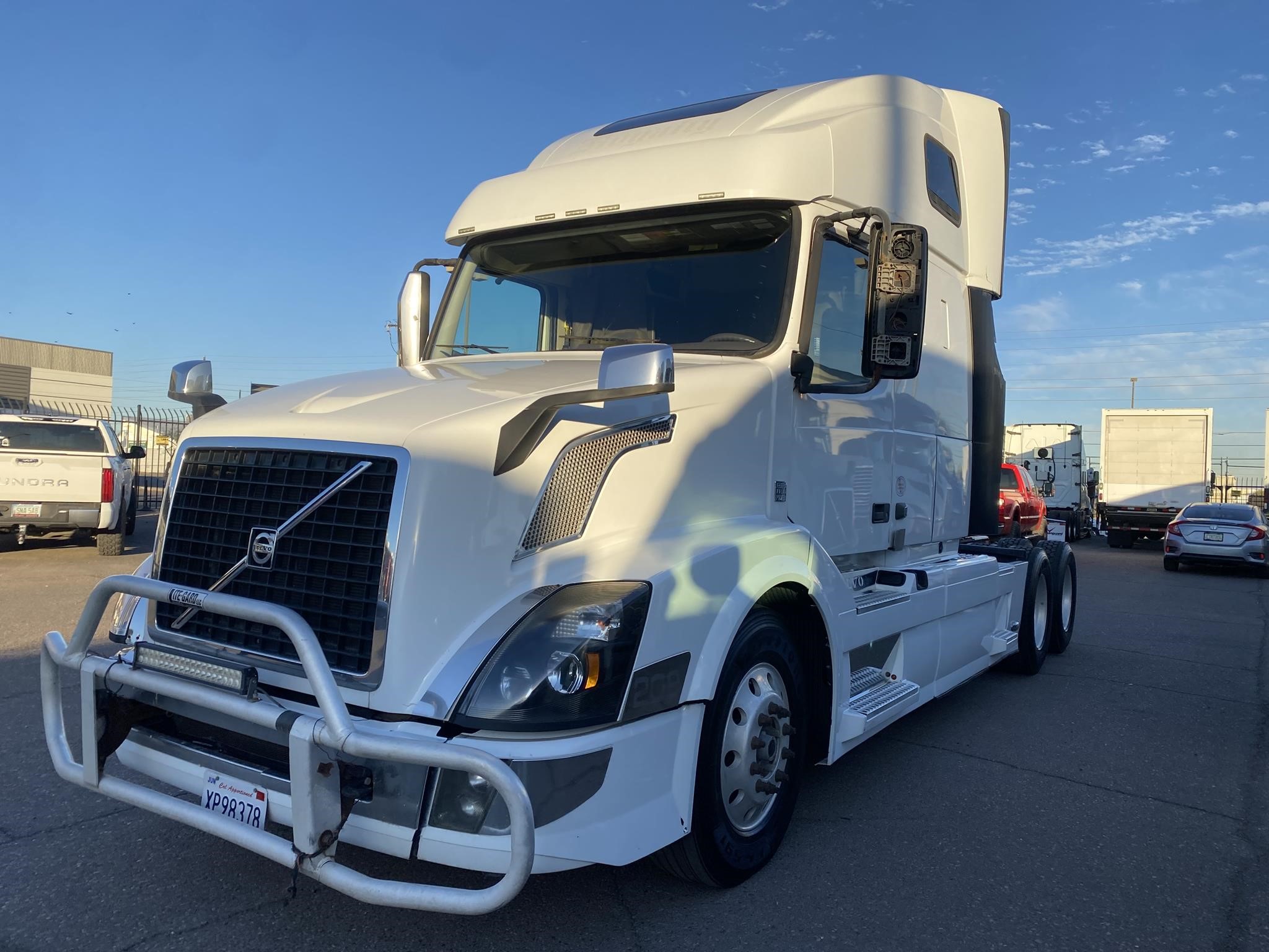 2016 VOLVO VNL42670 - image 2 of 6