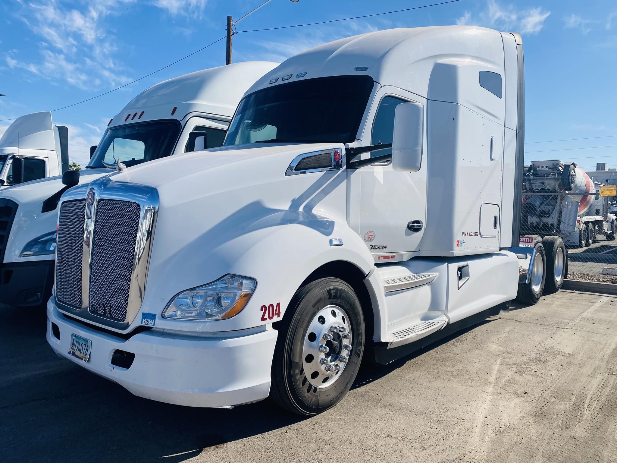 2019 KENWORTH T680 - image 1 of 6