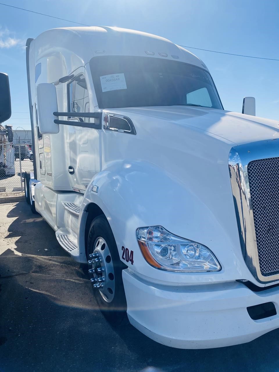 2019 KENWORTH T680 - image 2 of 6