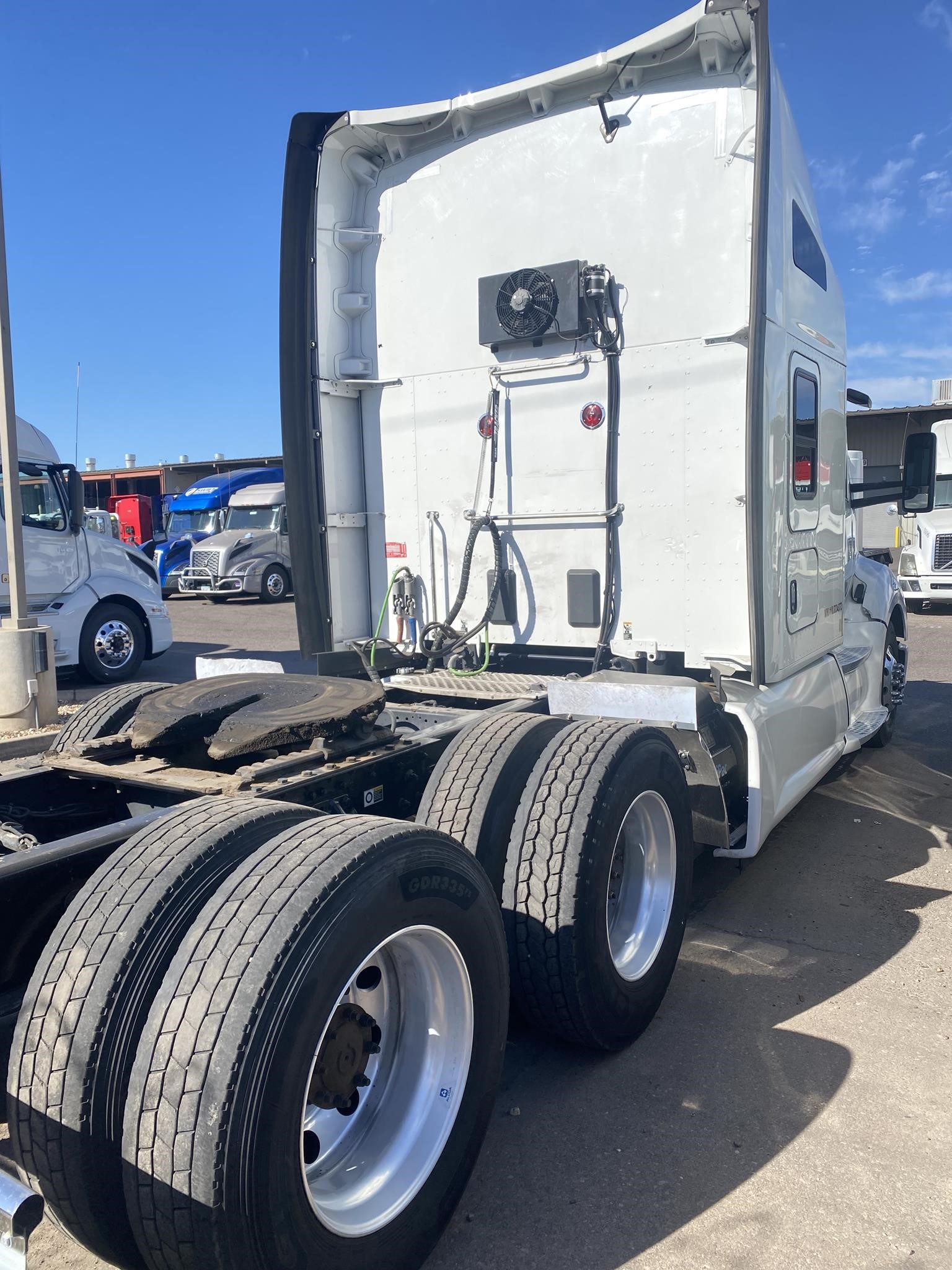 2019 KENWORTH T680 - image 3 of 6