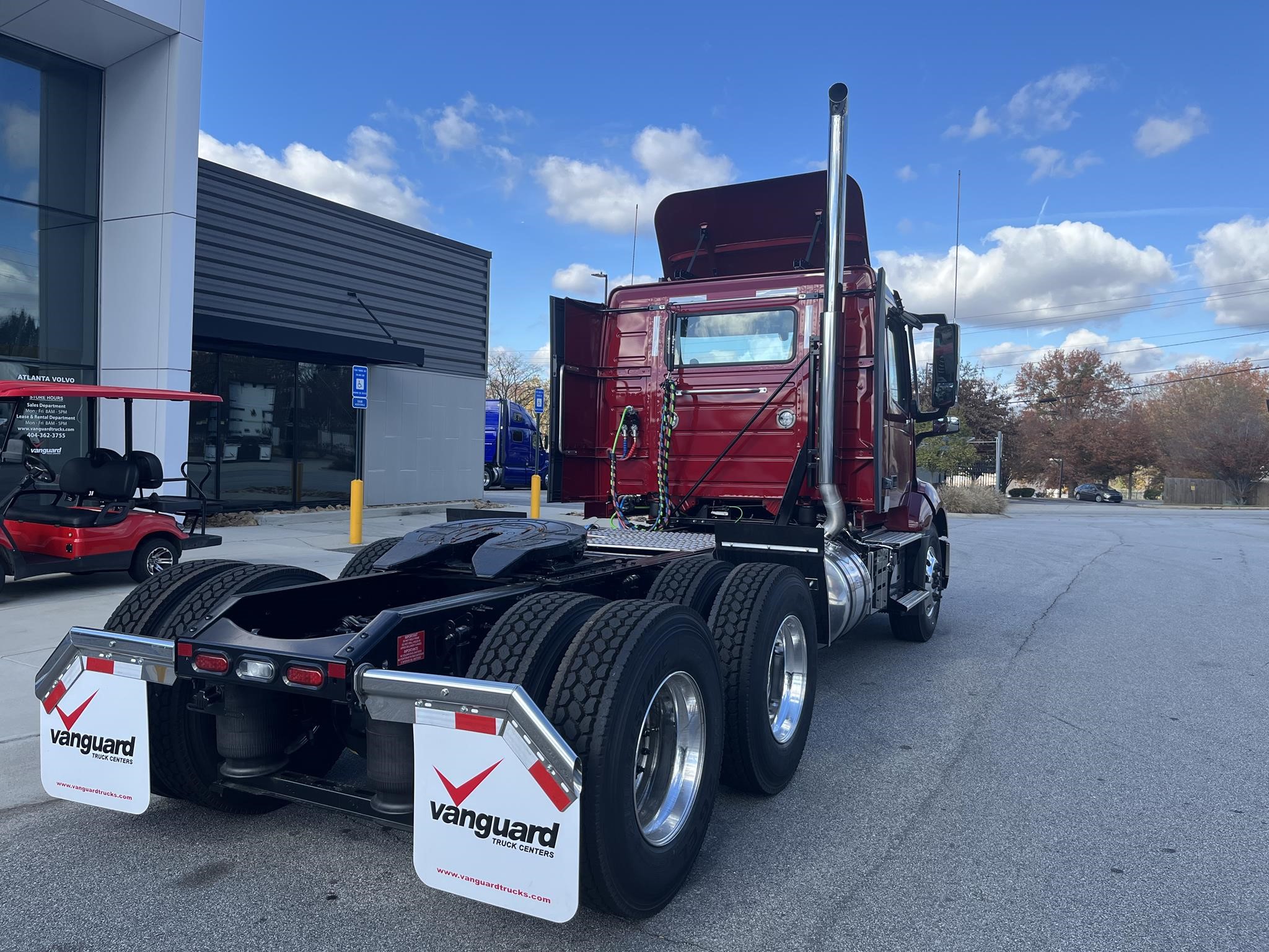 2025 VOLVO VNL64T300 - image 3 of 6