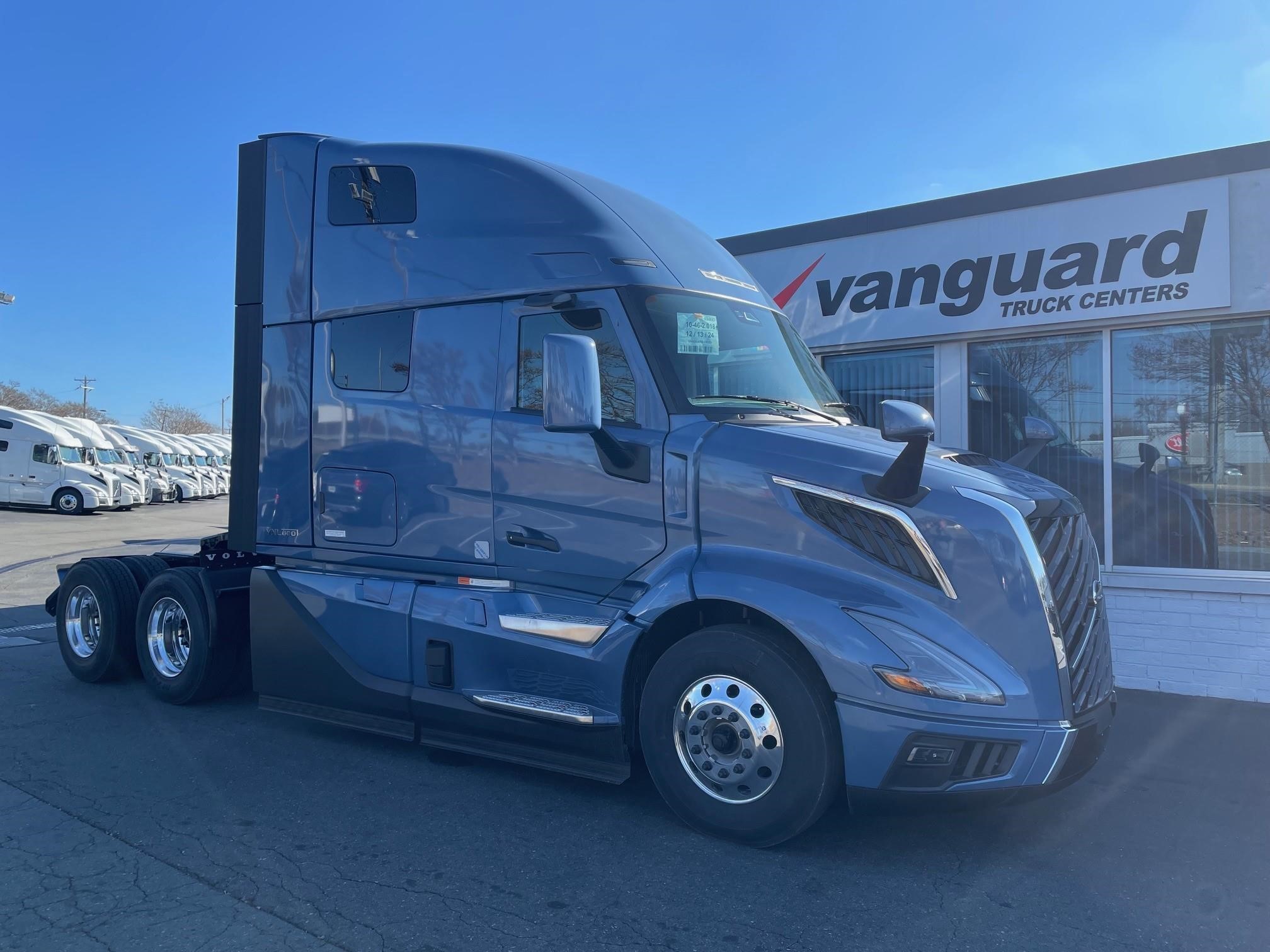 2025 VOLVO VNL64T660 - image 1 of 6