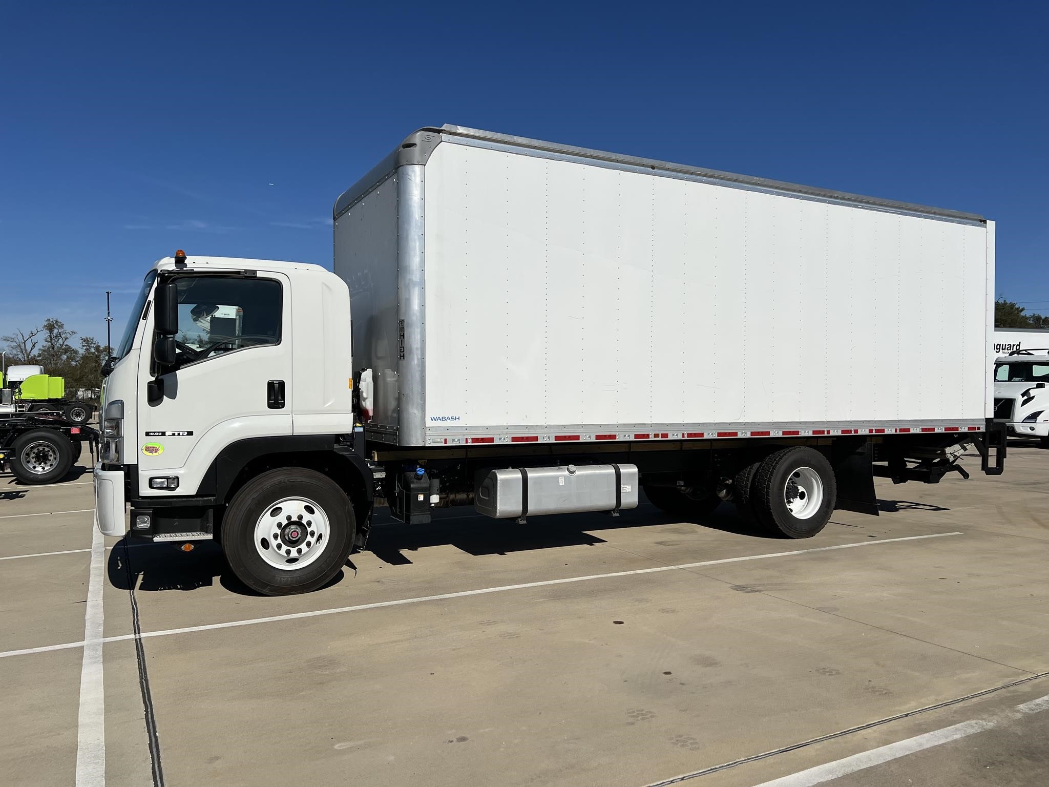 2025 ISUZU FTR - image 1 of 6