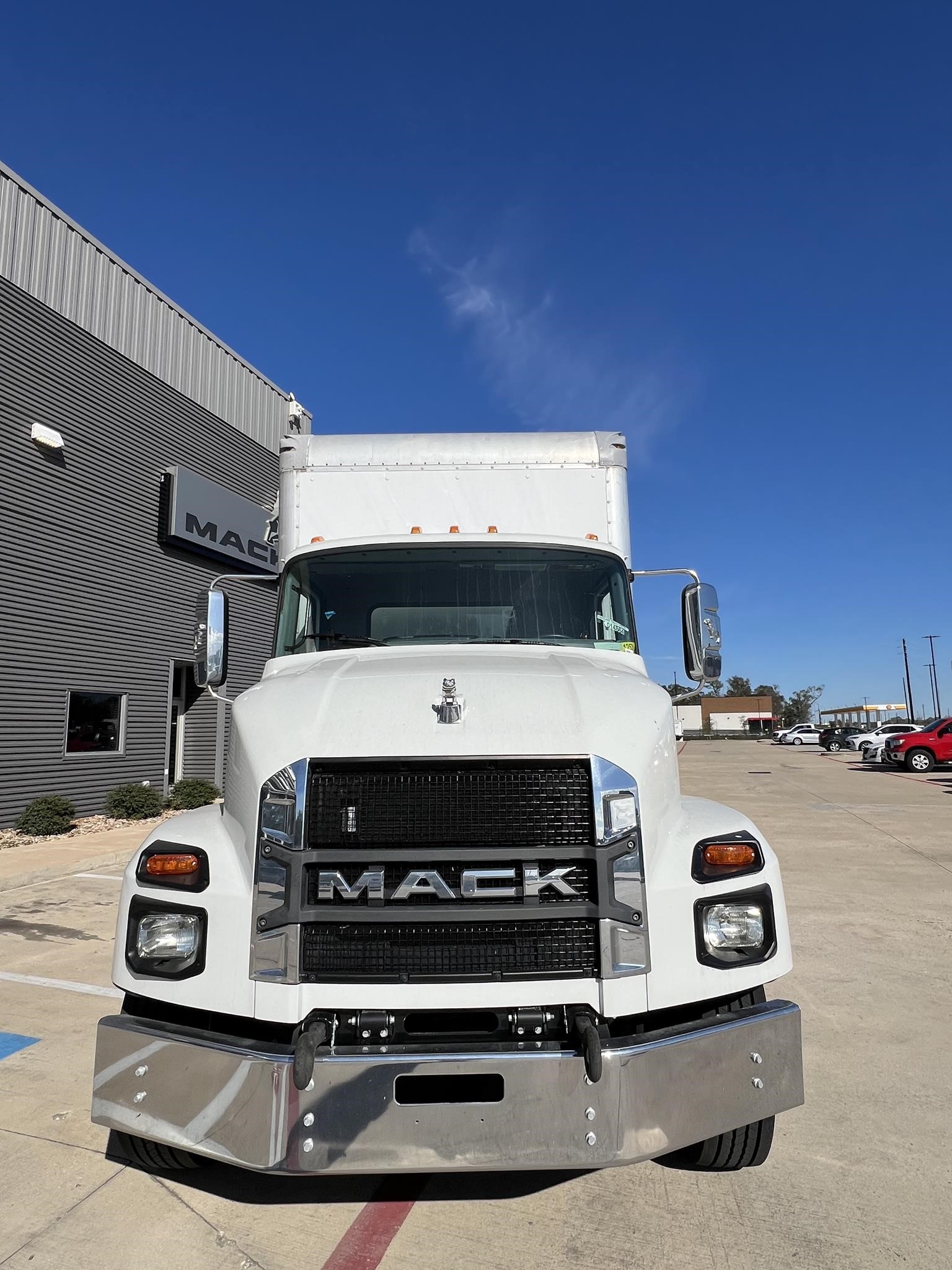 2025 MACK MD6 - image 2 of 6