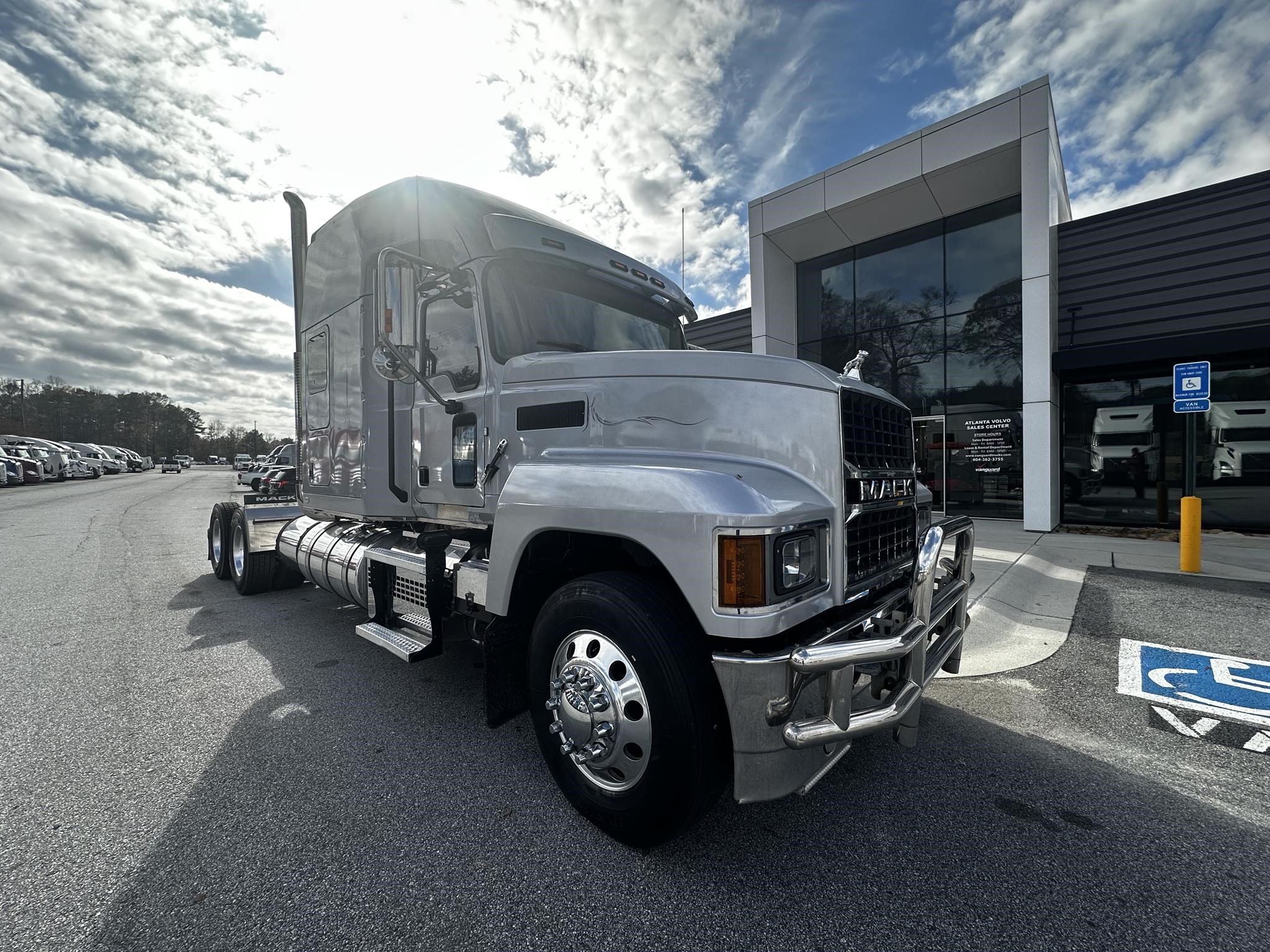 2022 MACK PINNACLE 64T - image 1 of 6