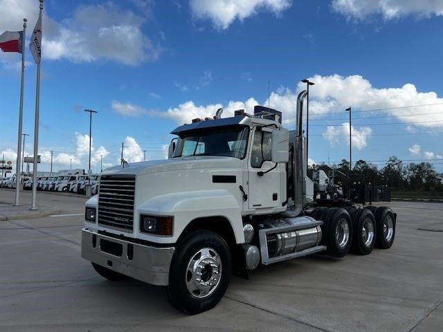 2020 MACK PINNACLE 64T - image 1 of 6