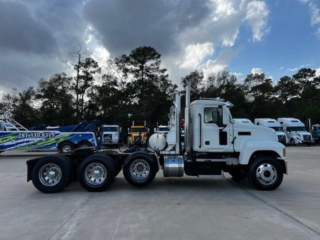 2020 MACK PINNACLE 64T - image 4 of 6