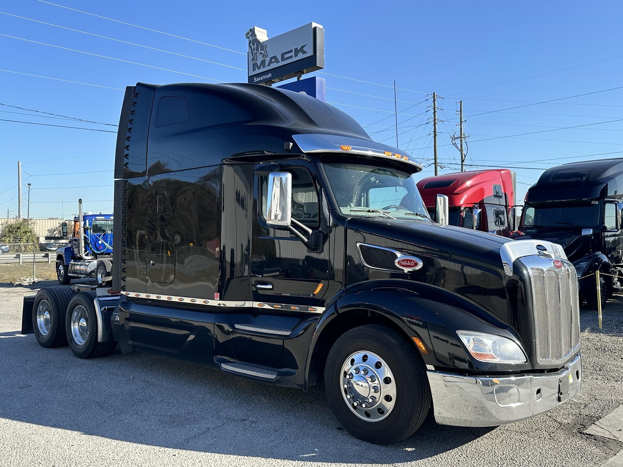 2021 PETERBILT 579 - image 1 of 6