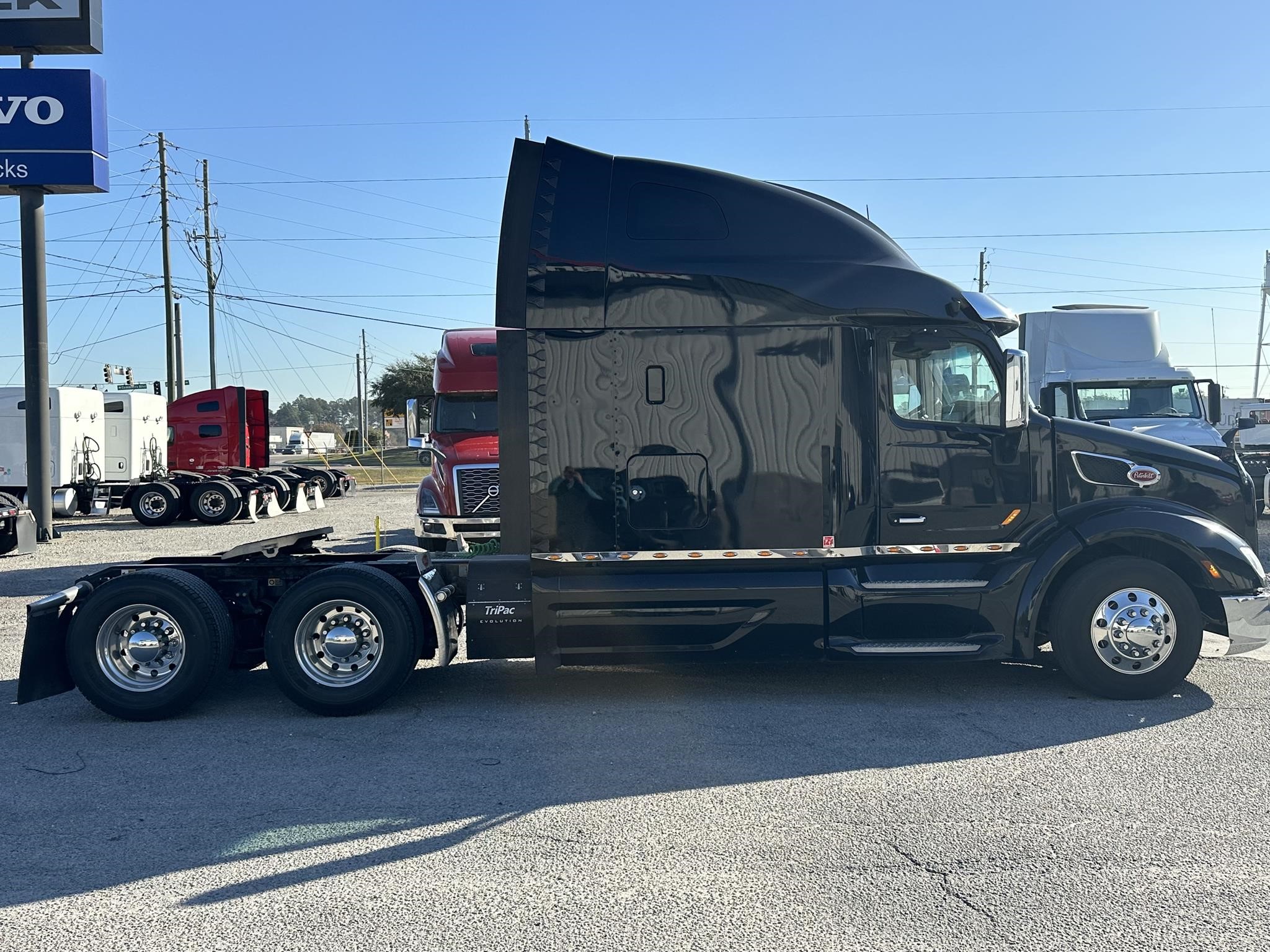 2021 PETERBILT 579 - image 4 of 6