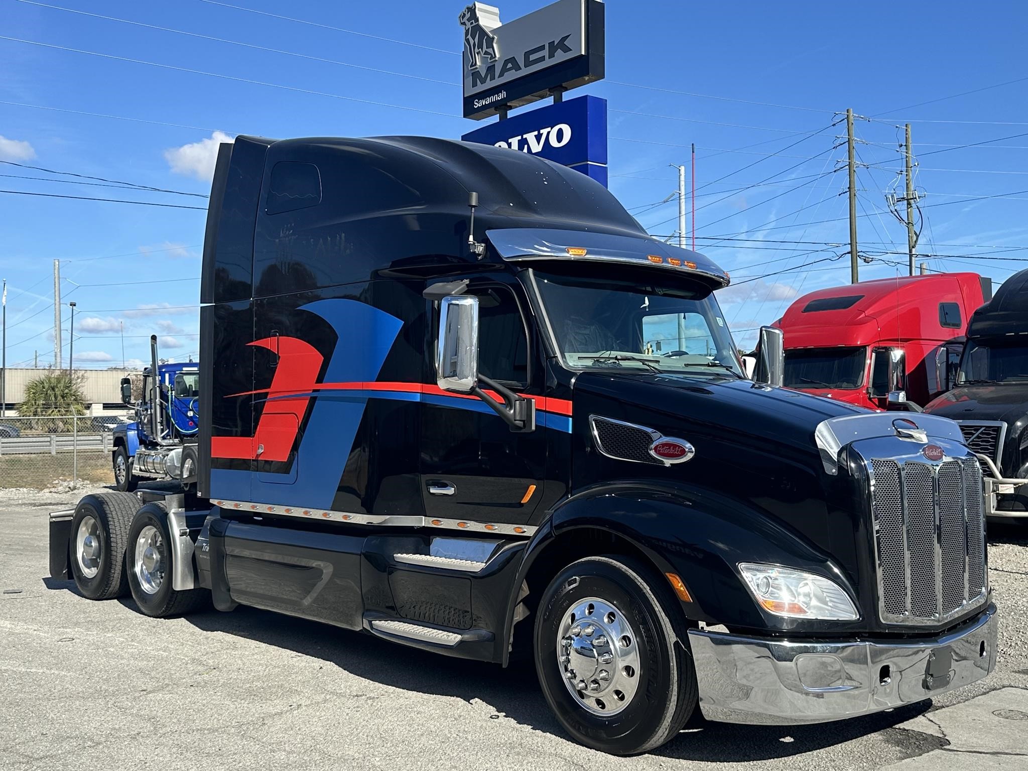 2021 PETERBILT 579 - image 1 of 6