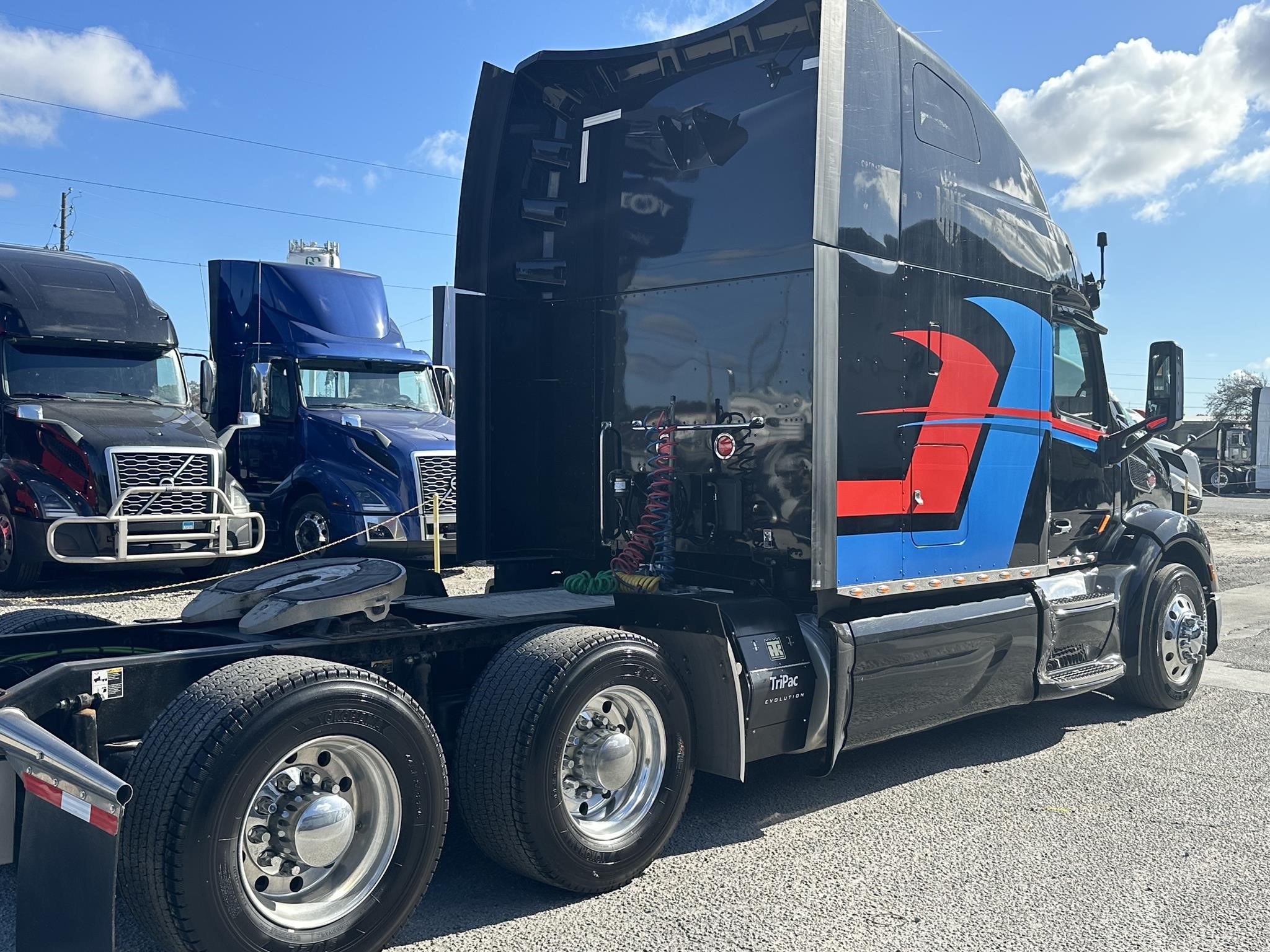 2021 PETERBILT 579 - image 4 of 6