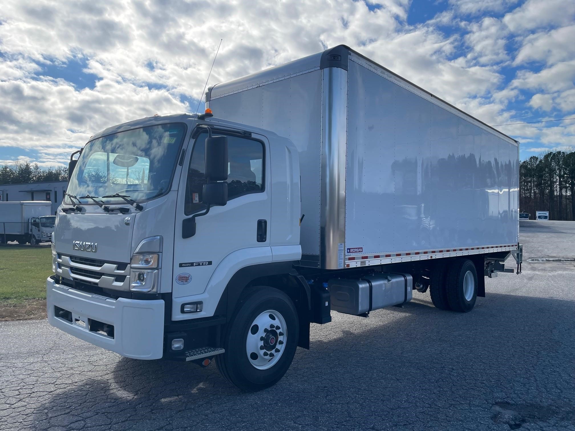 2025 ISUZU FTR - image 1 of 6