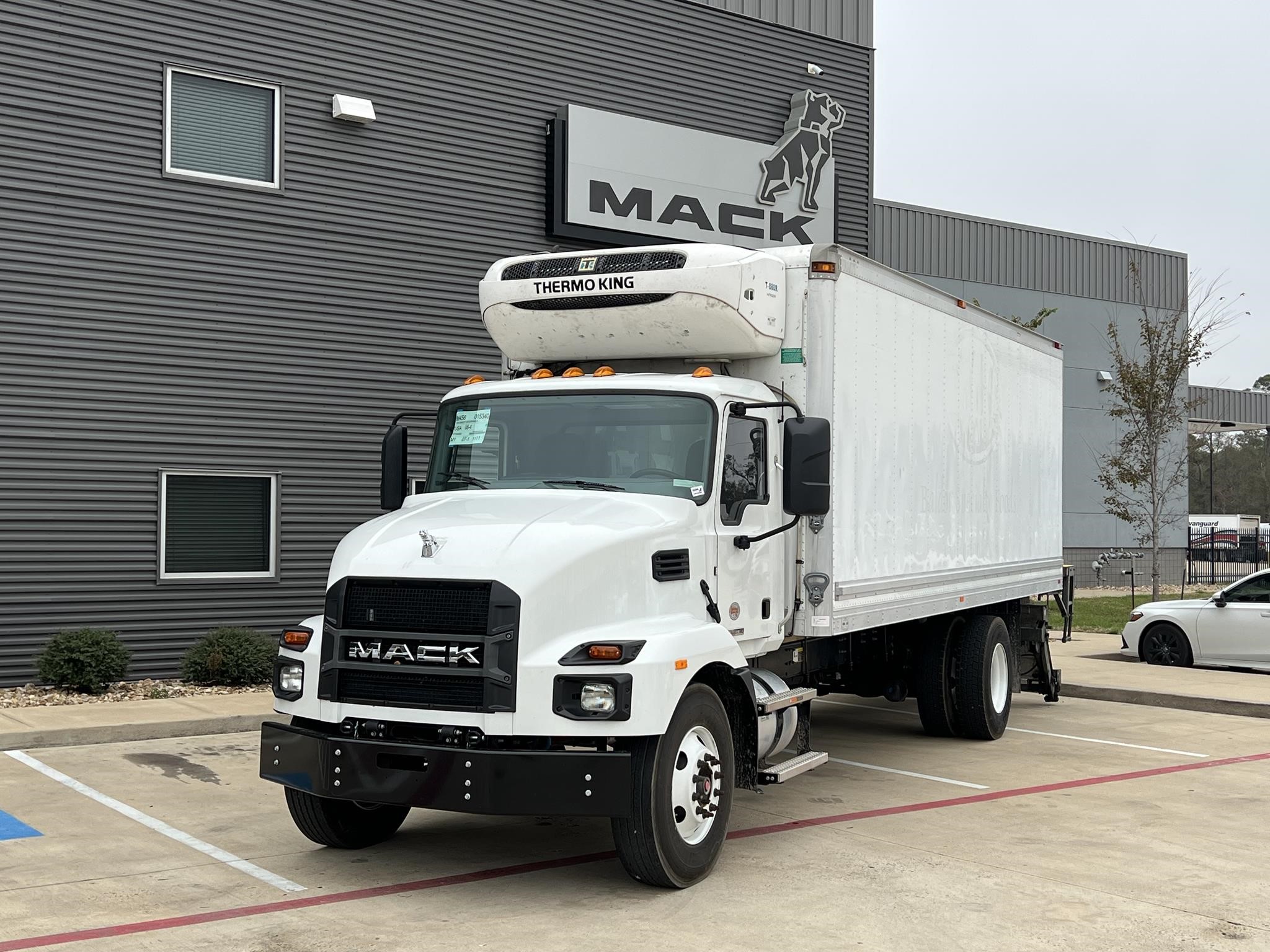 2025 MACK MD6 - image 1 of 6