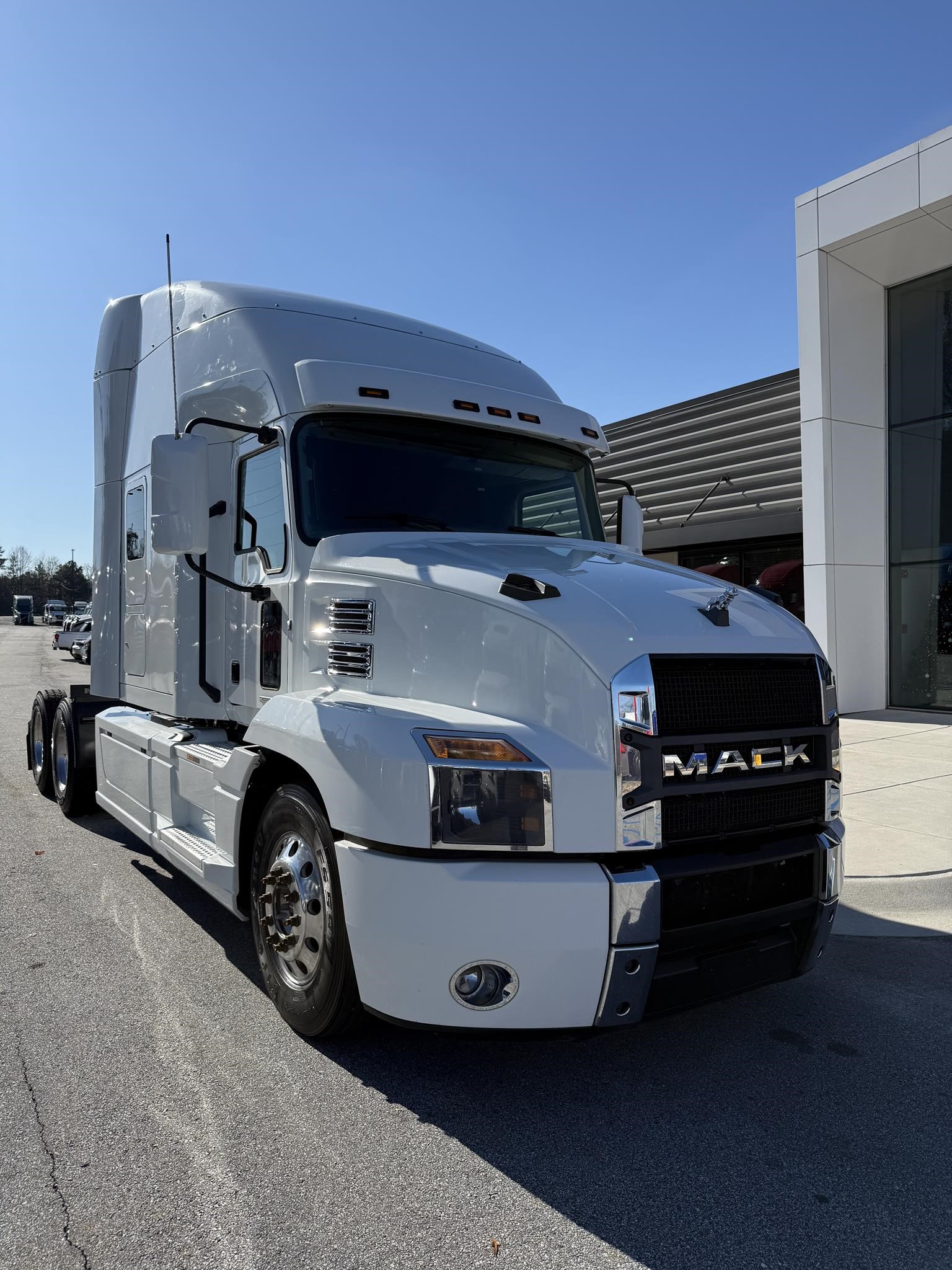 2023 MACK ANTHEM 64T - image 1 of 6