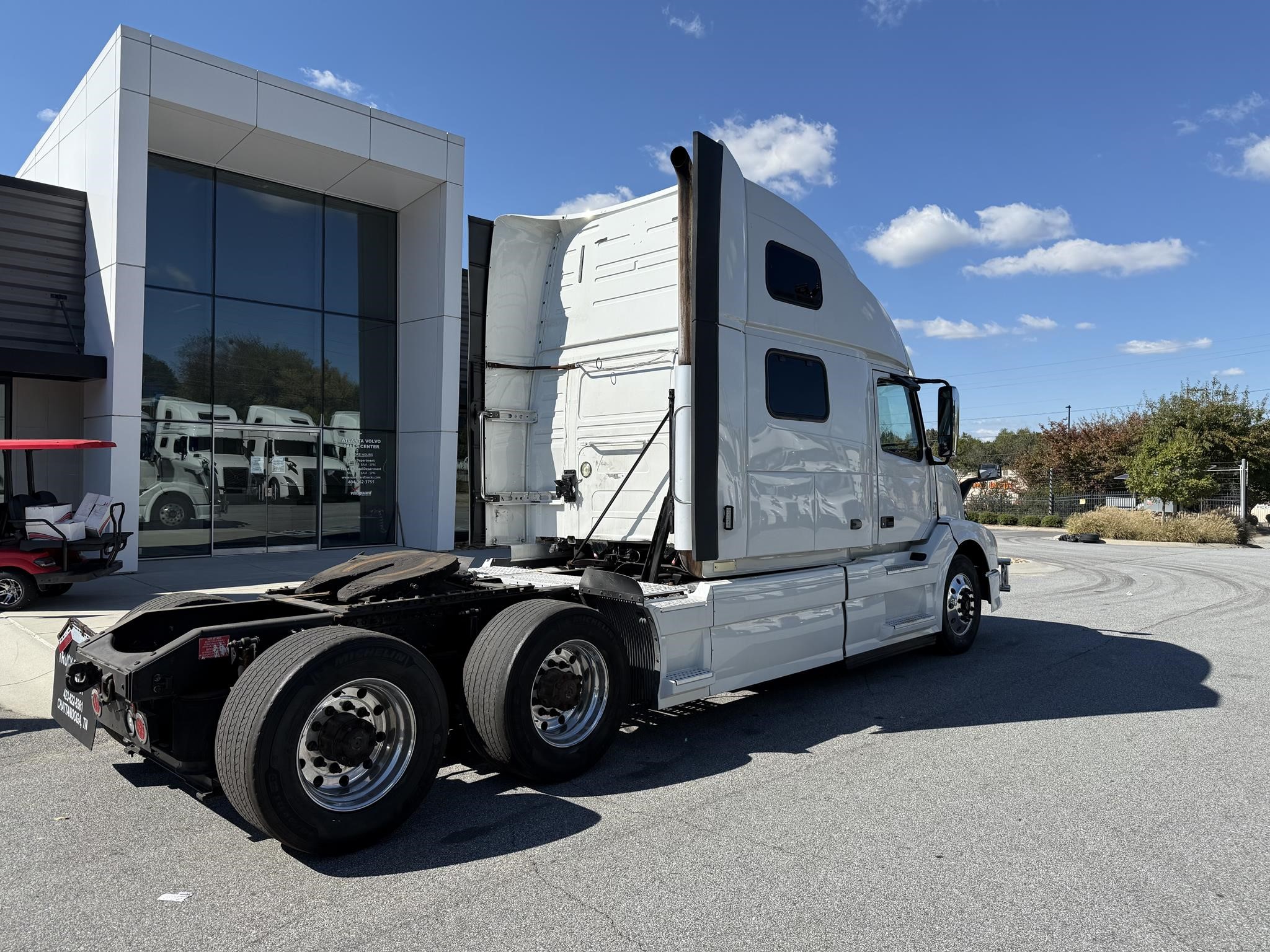 2014 VOLVO VNL64T780 - image 2 of 6