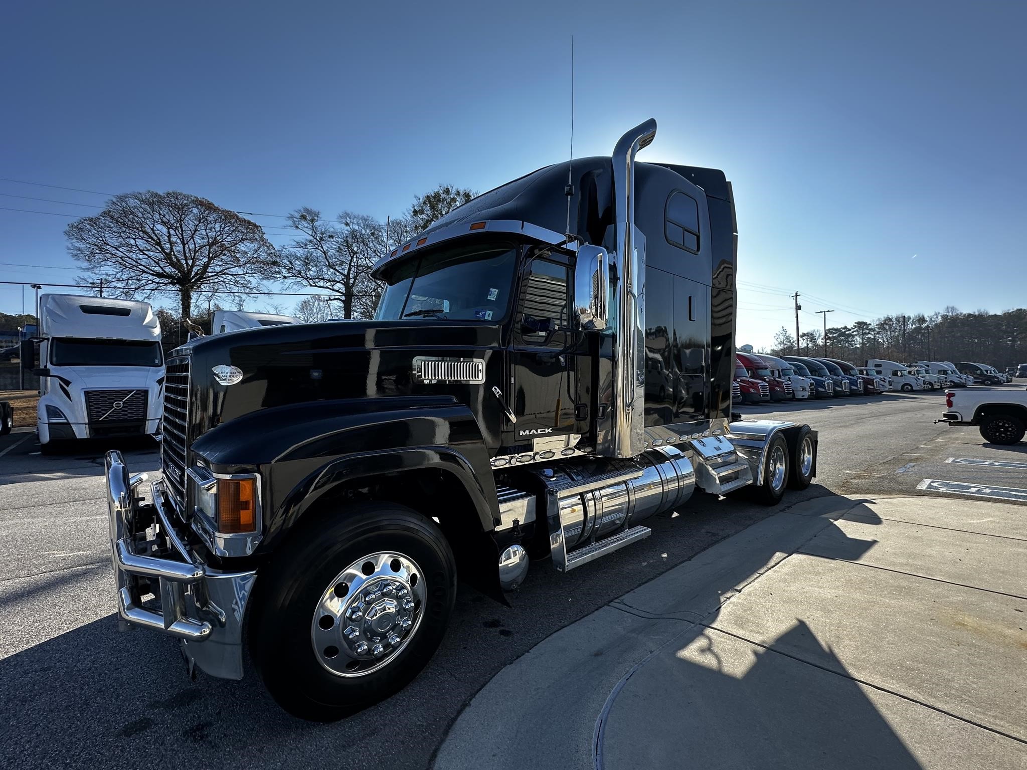 2017 MACK PINNACLE 64T - image 5 of 6