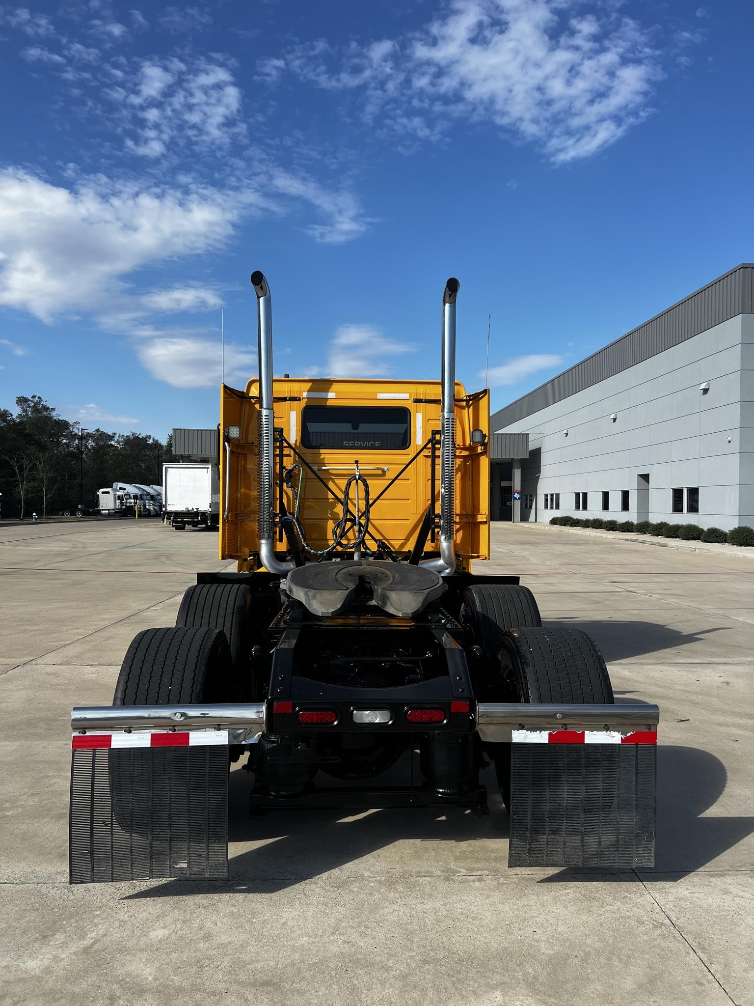 2021 VOLVO VNL62T300 - image 6 of 6