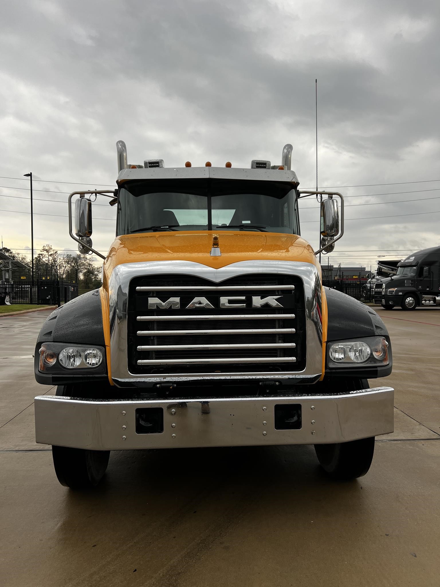 2023 MACK GRANITE 64FT - image 2 of 6