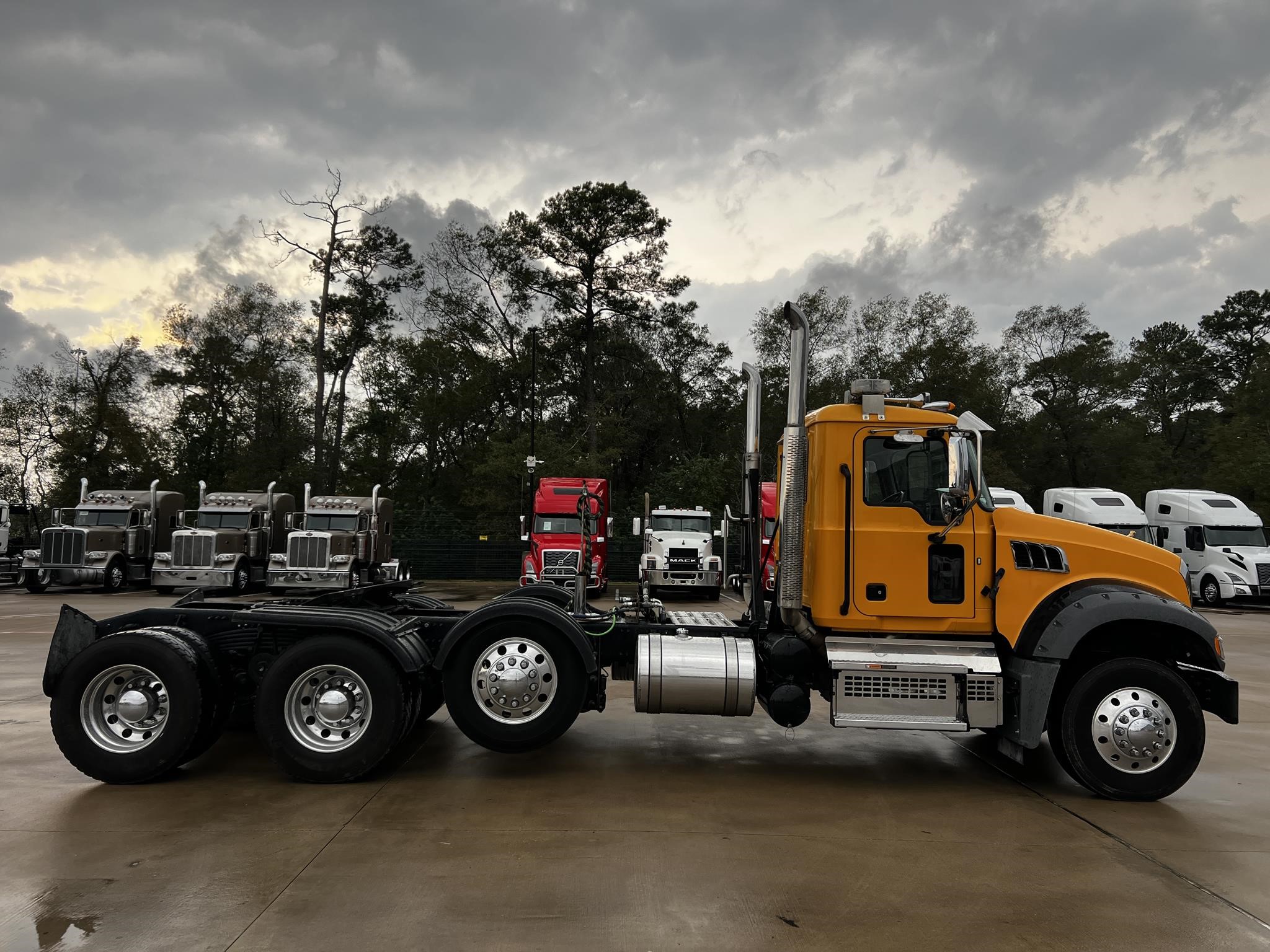 2023 MACK GRANITE 64FT - image 4 of 6