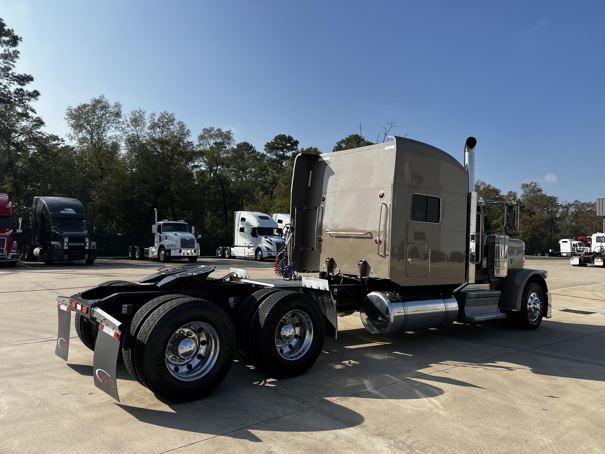 2020 PETERBILT 389 - image 5 of 6