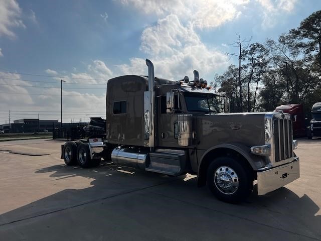 2020 PETERBILT 389 - image 3 of 6