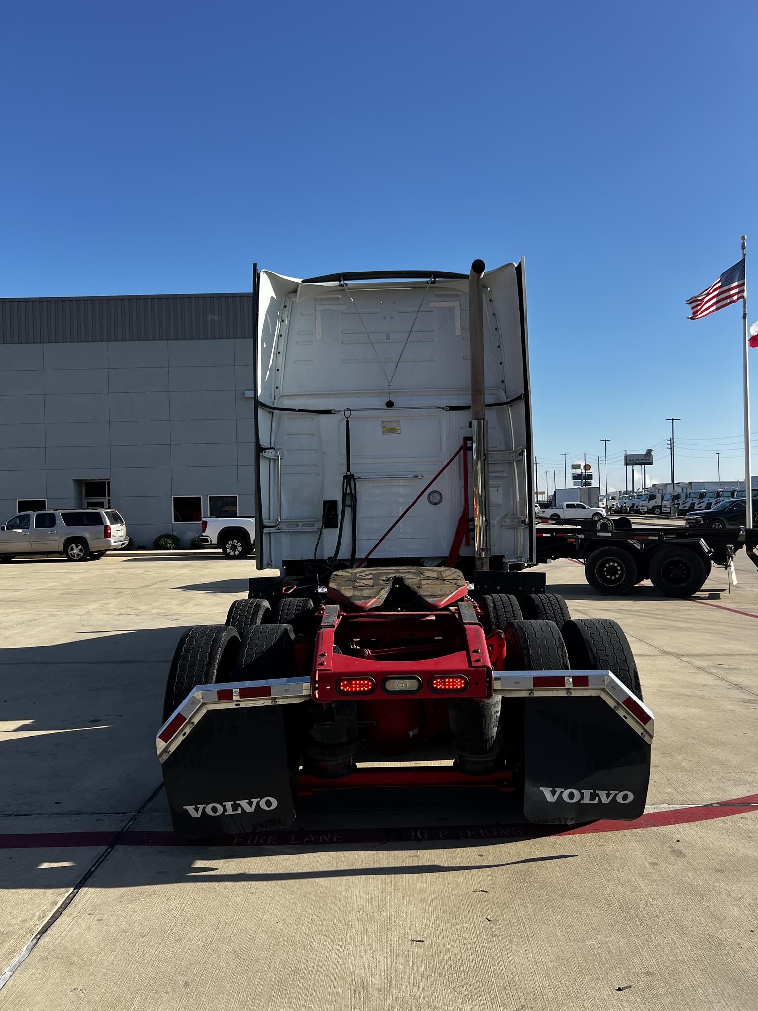 2020 VOLVO VNL64T860 - image 6 of 6