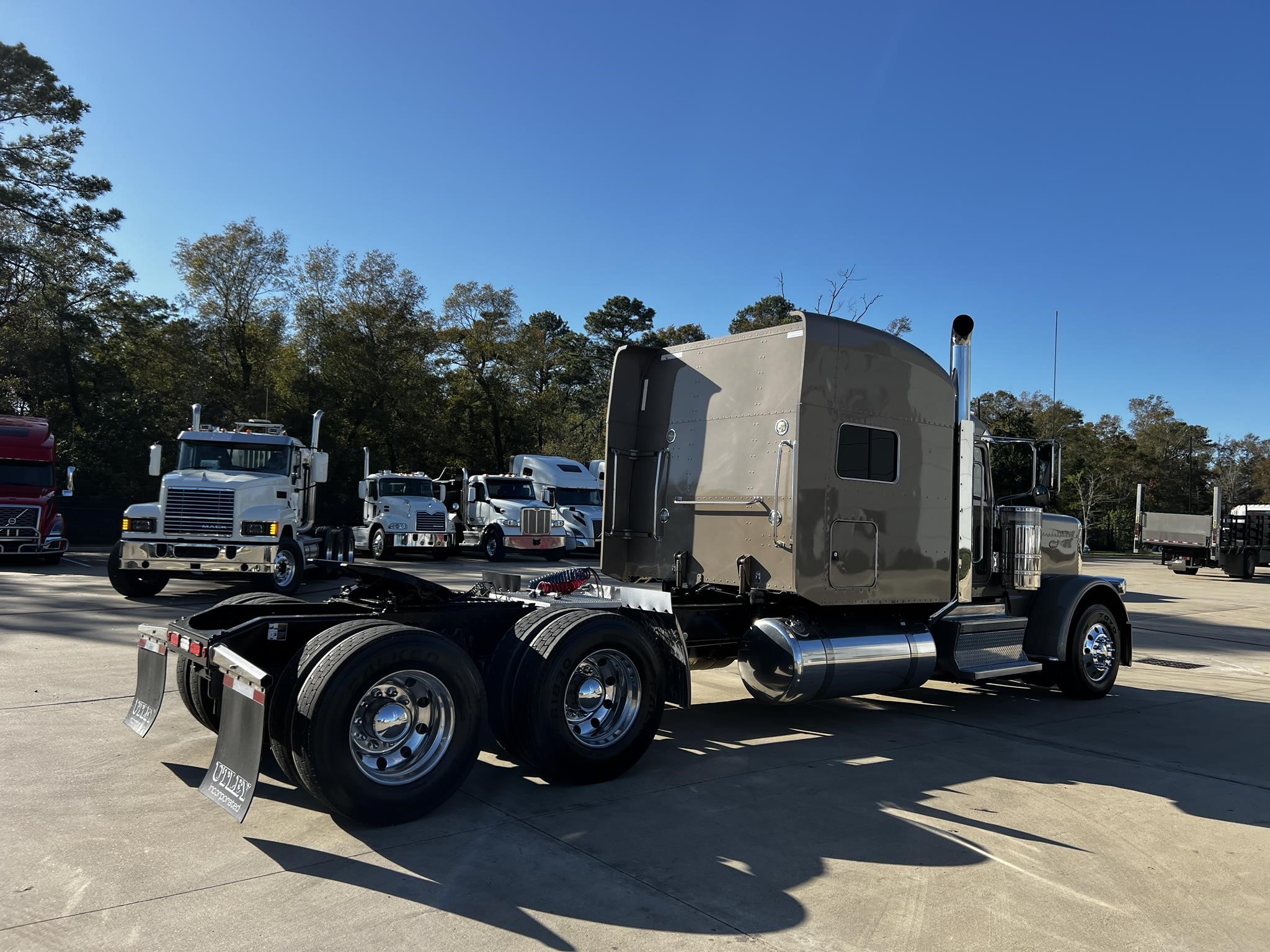 2020 PETERBILT 389 - image 5 of 6