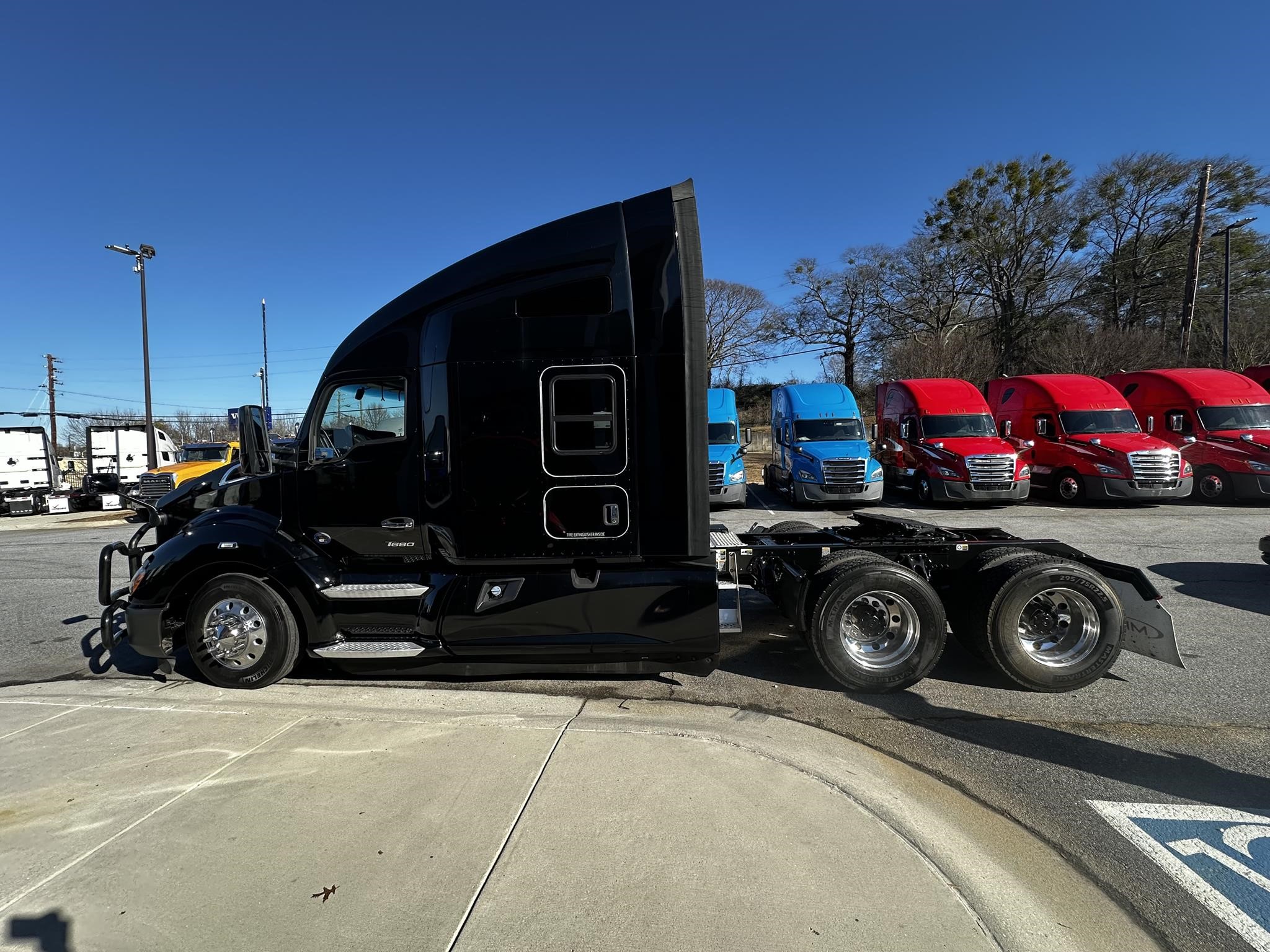 2022 KENWORTH T680 - image 5 of 6