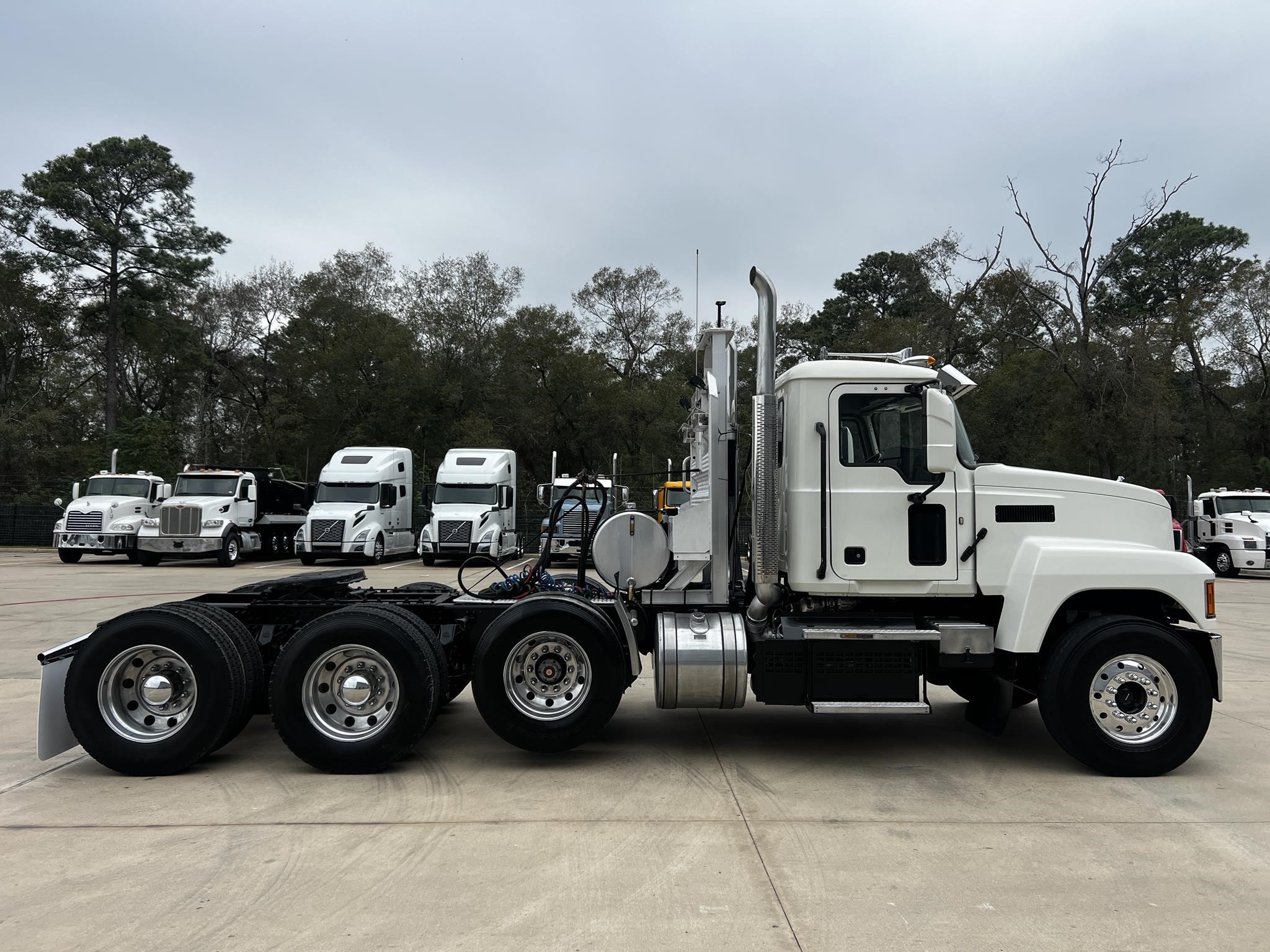 2020 MACK PINNACLE 64T - image 4 of 6