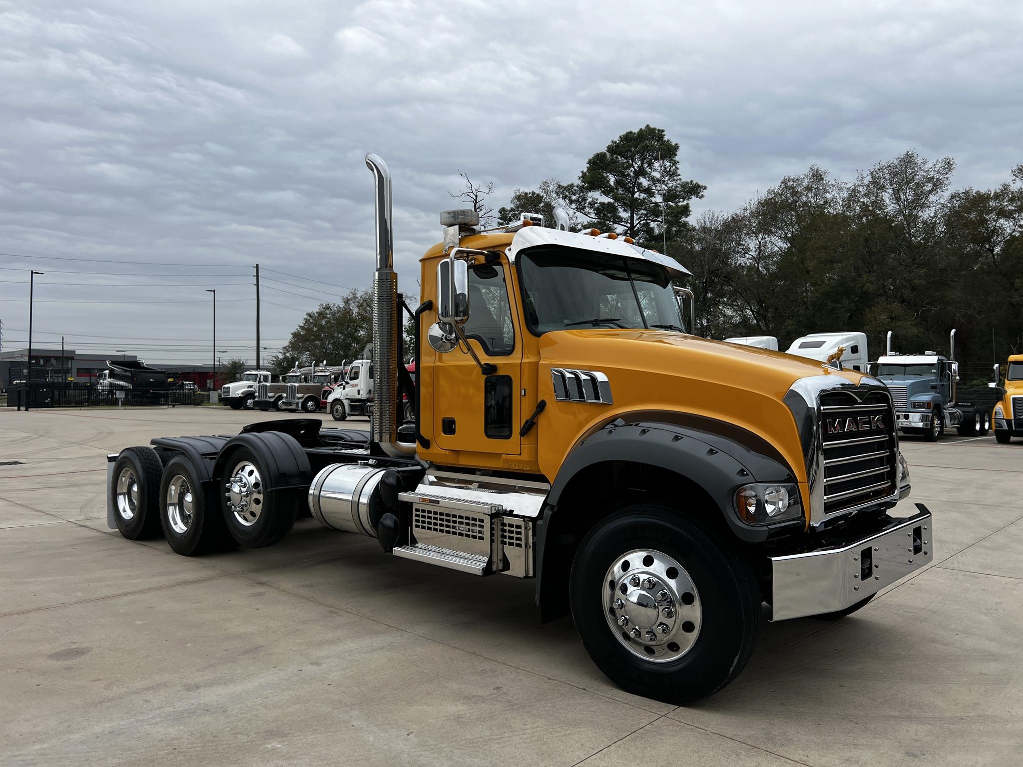 2023 MACK GRANITE 64FT - image 3 of 6