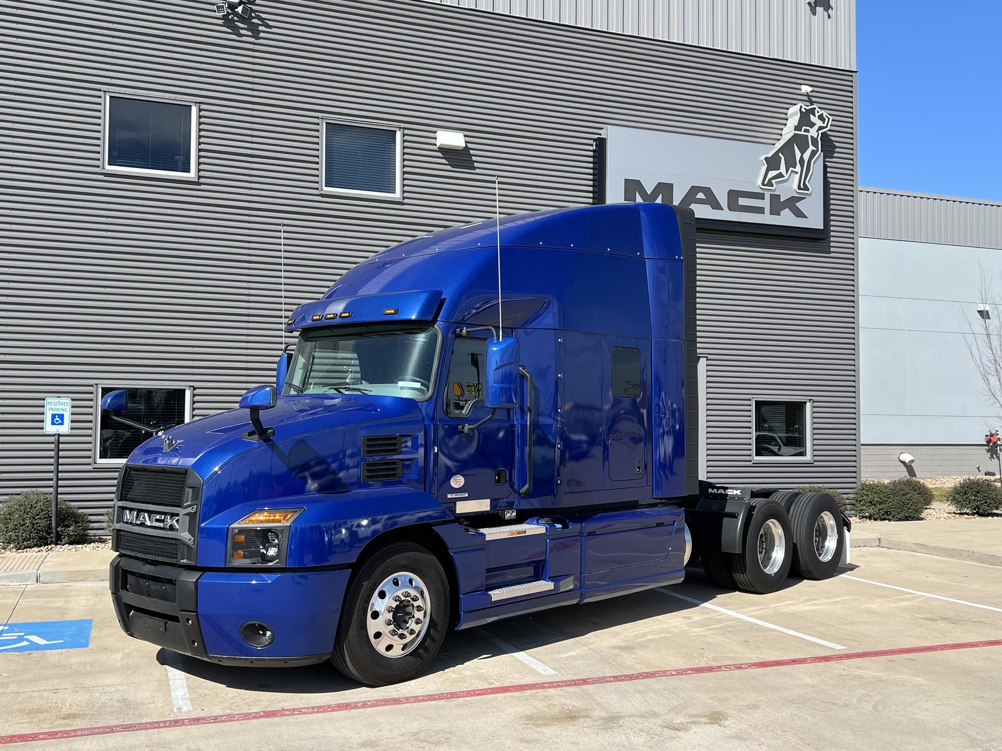 2024 MACK ANTHEM 64T - image 1 of 6