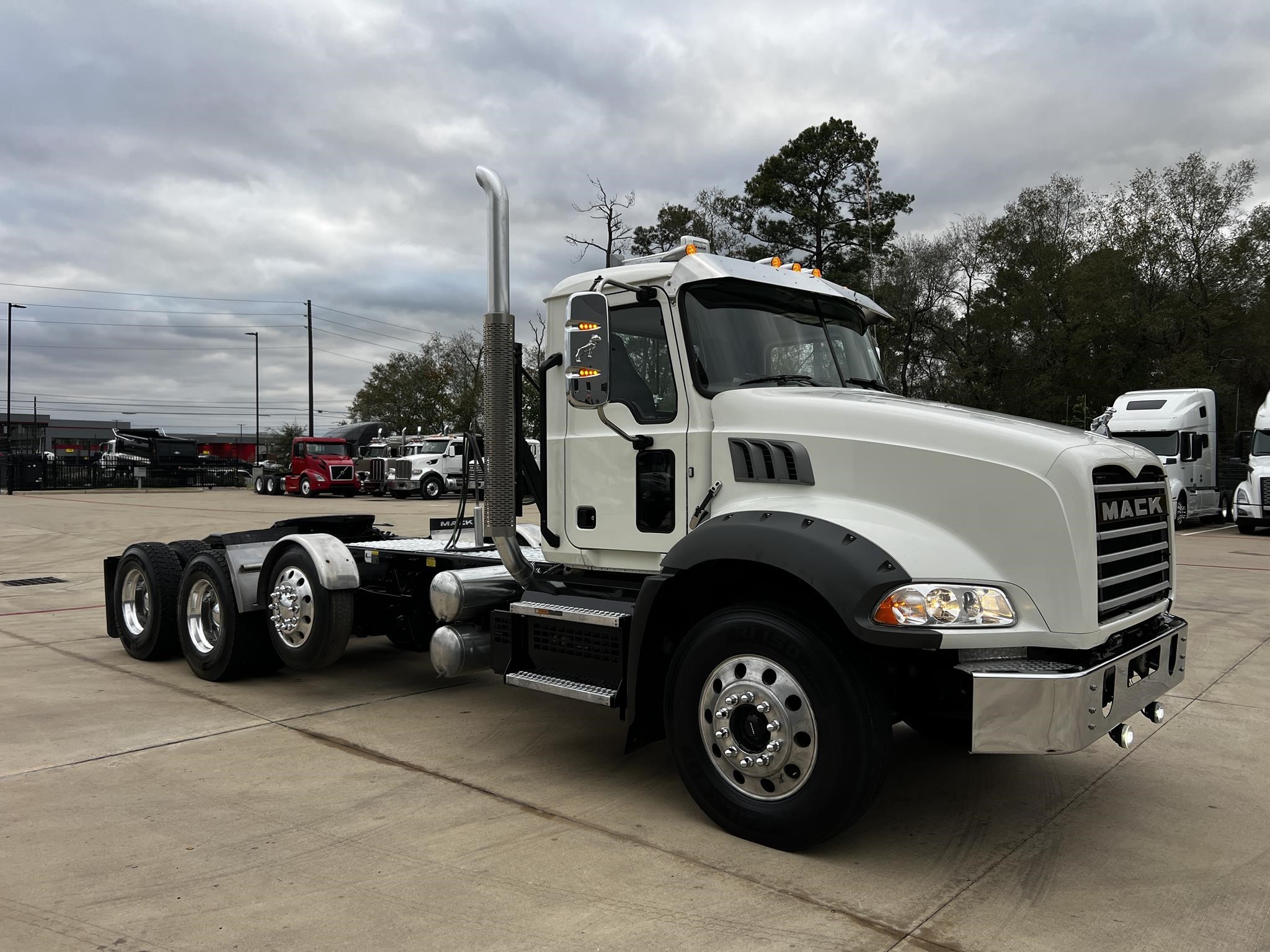 2020 MACK GRANITE 64BT - image 3 of 6