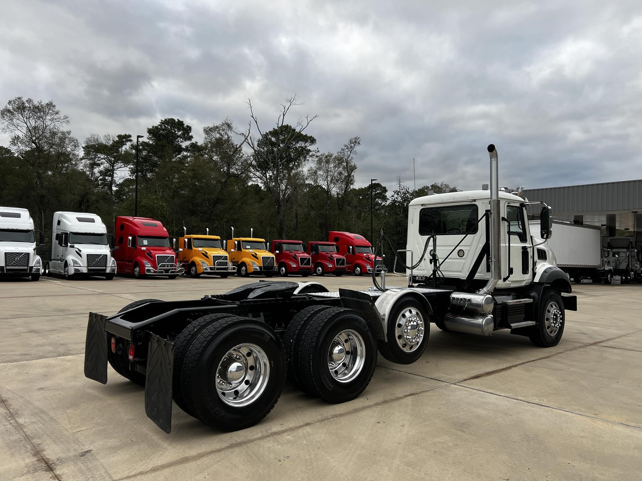 2020 MACK GRANITE 64BT - image 5 of 6