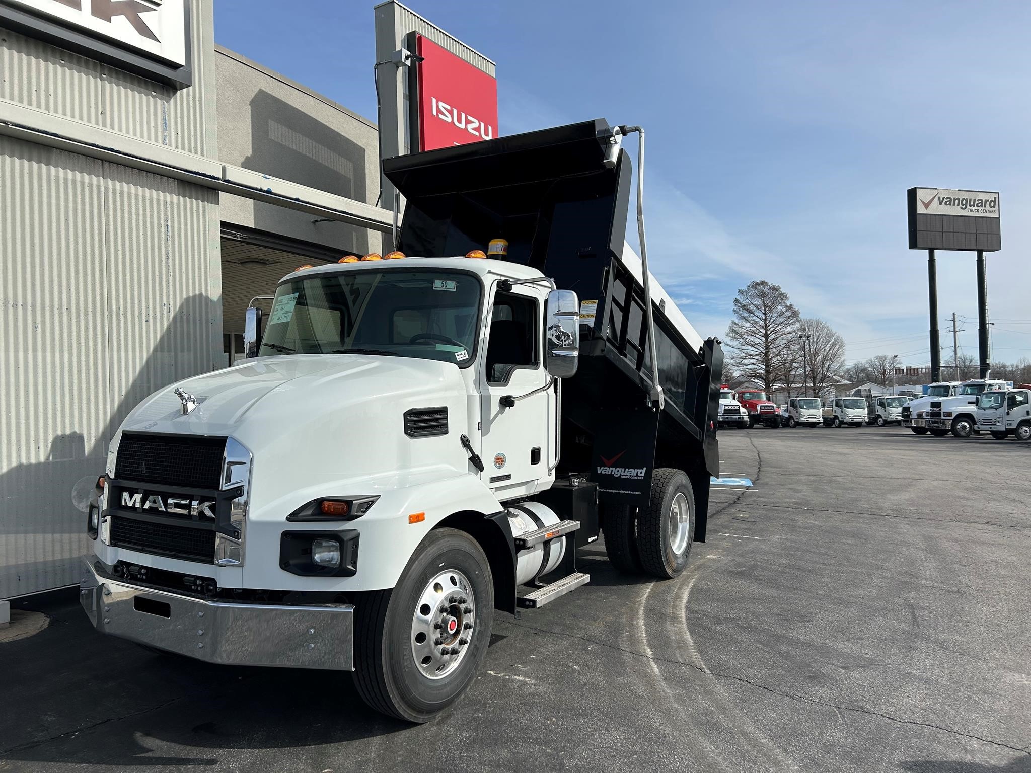 2025 MACK MD6 - image 2 of 6