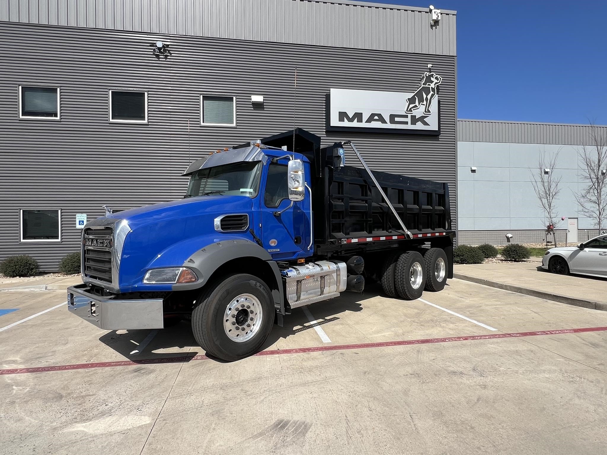 2025 MACK GRANITE 64BR - image 1 of 6