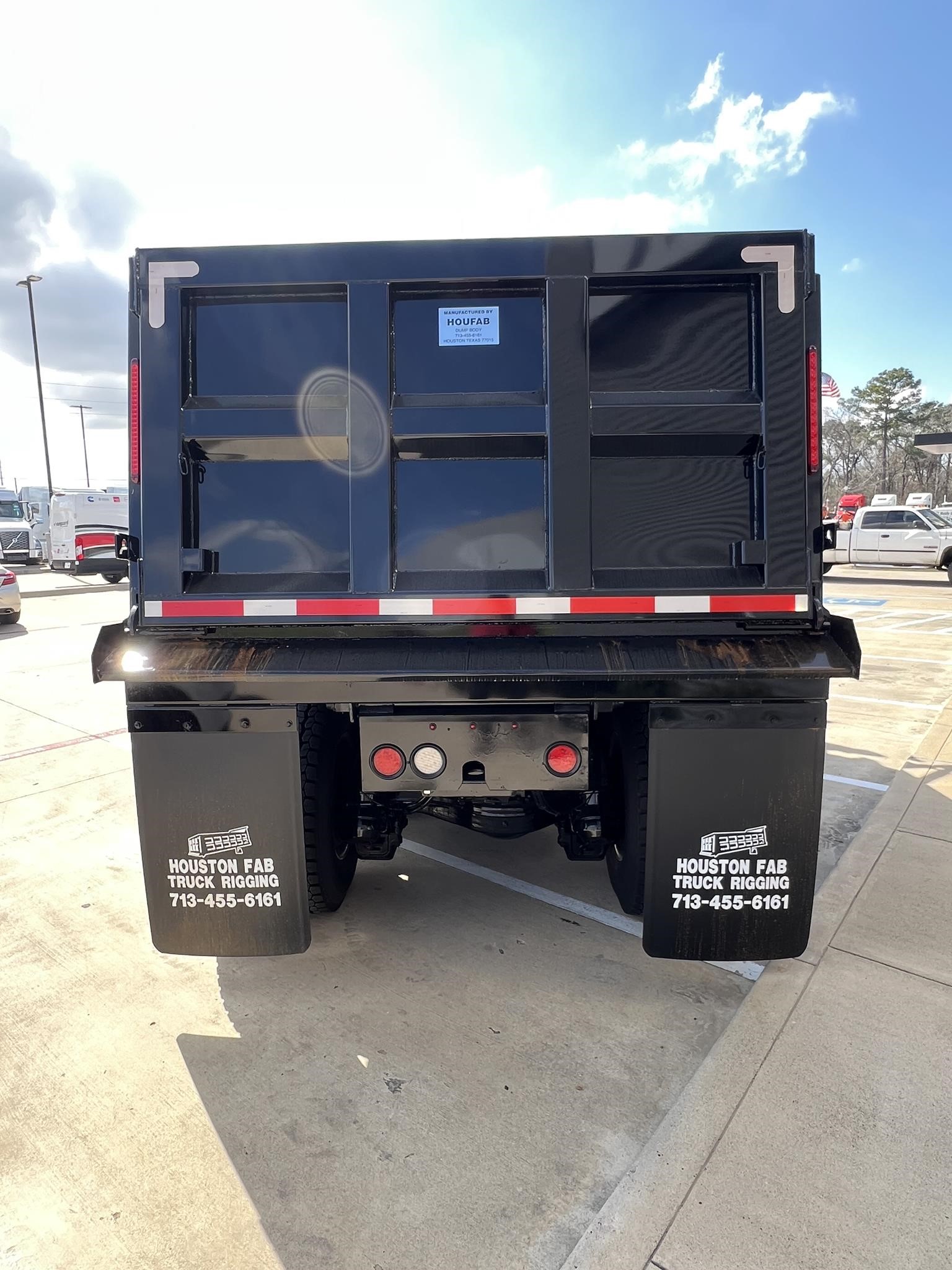 2025 MACK GRANITE 64BR - image 3 of 6