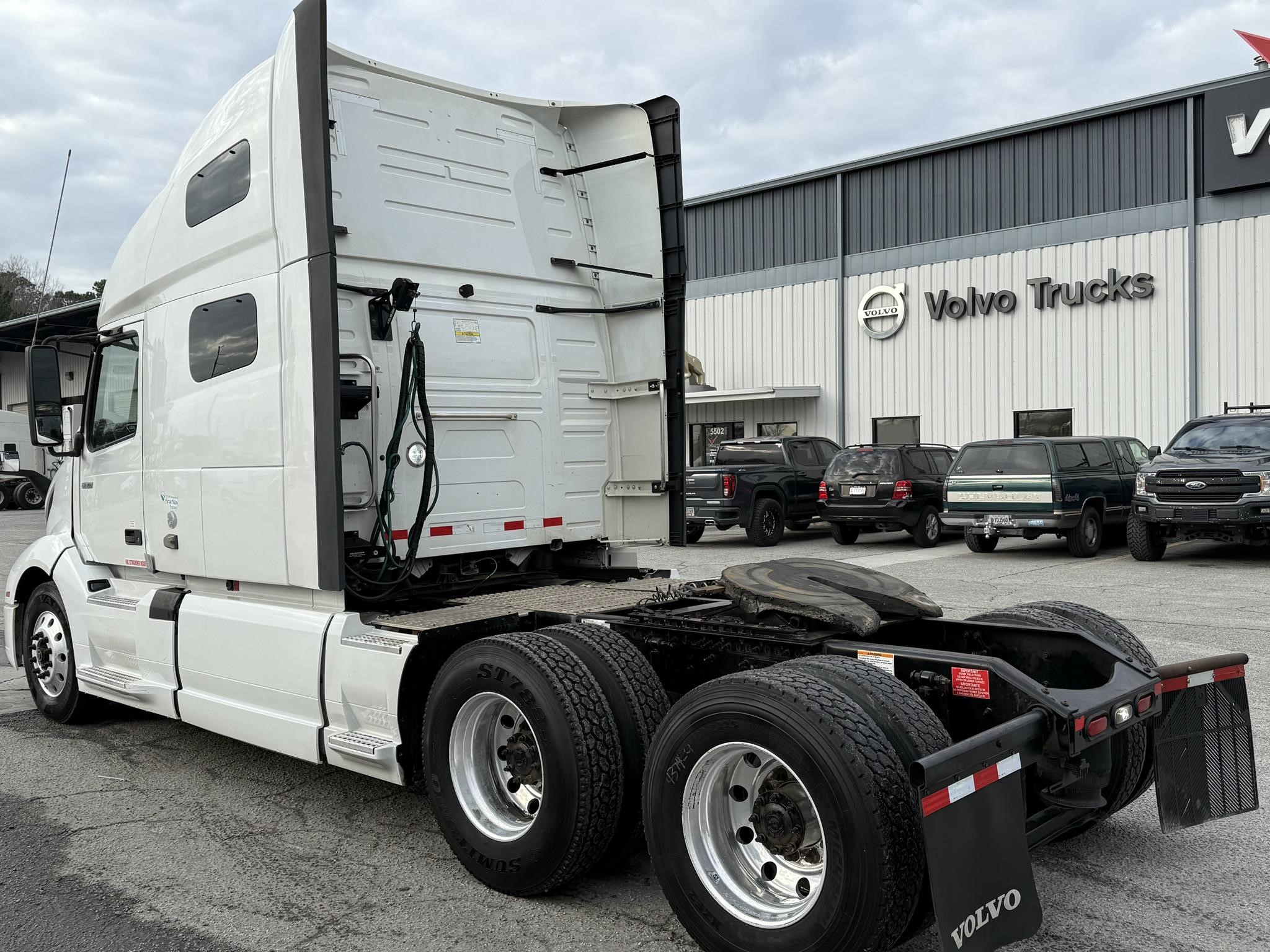 2020 VOLVO VNL64T760 - image 6 of 6