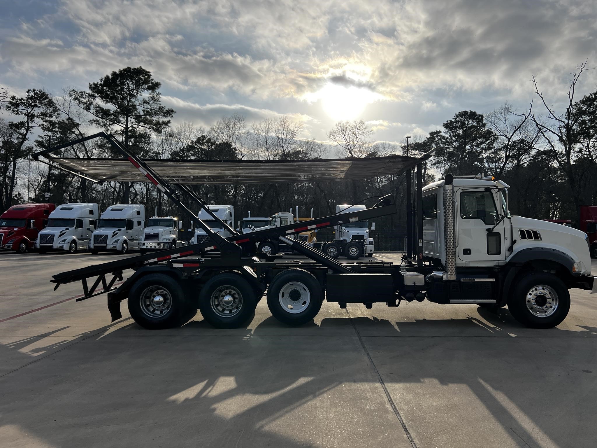 2019 MACK GRANITE 64BR - image 4 of 6