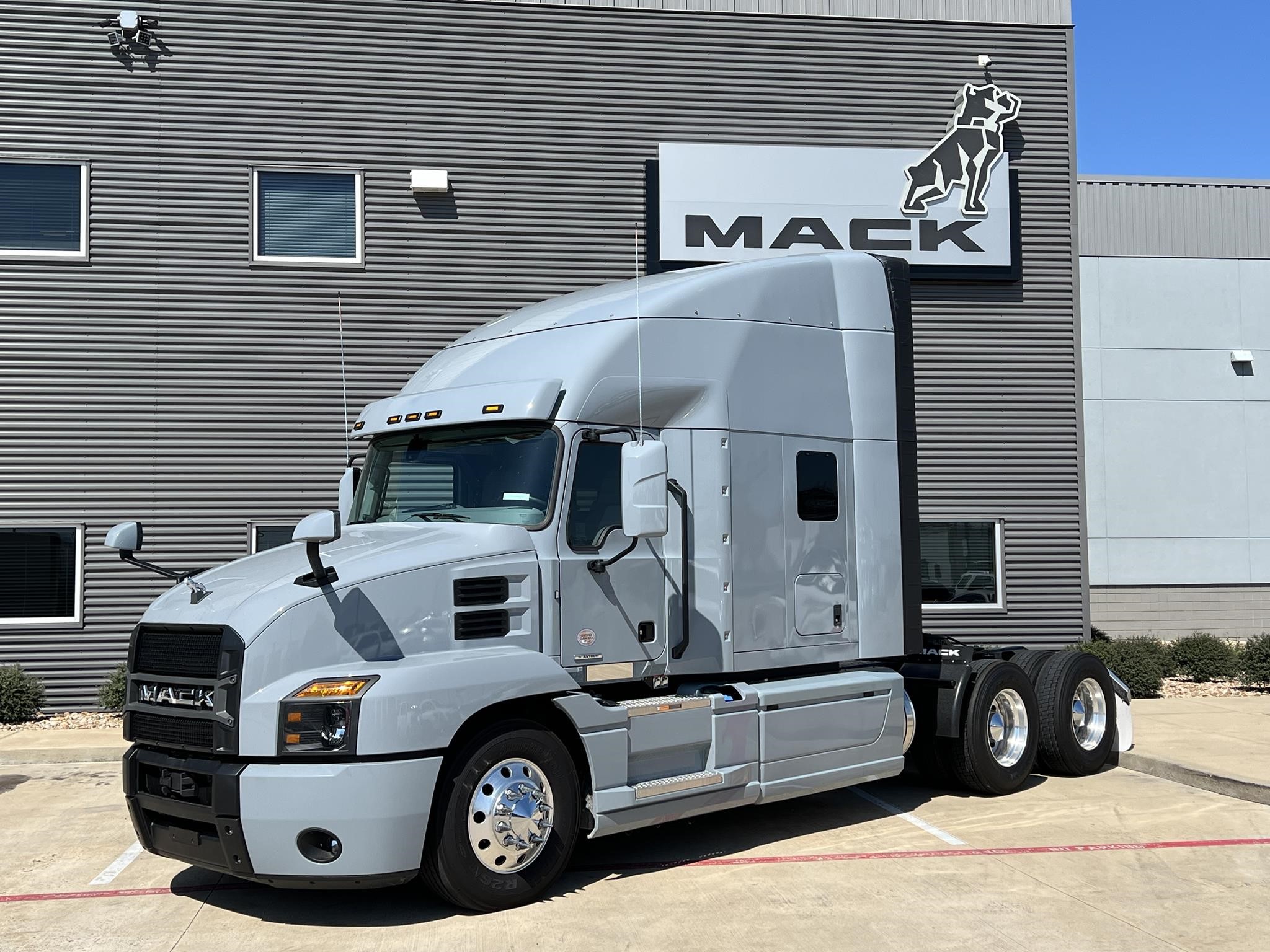 2024 MACK ANTHEM 64T - image 1 of 6