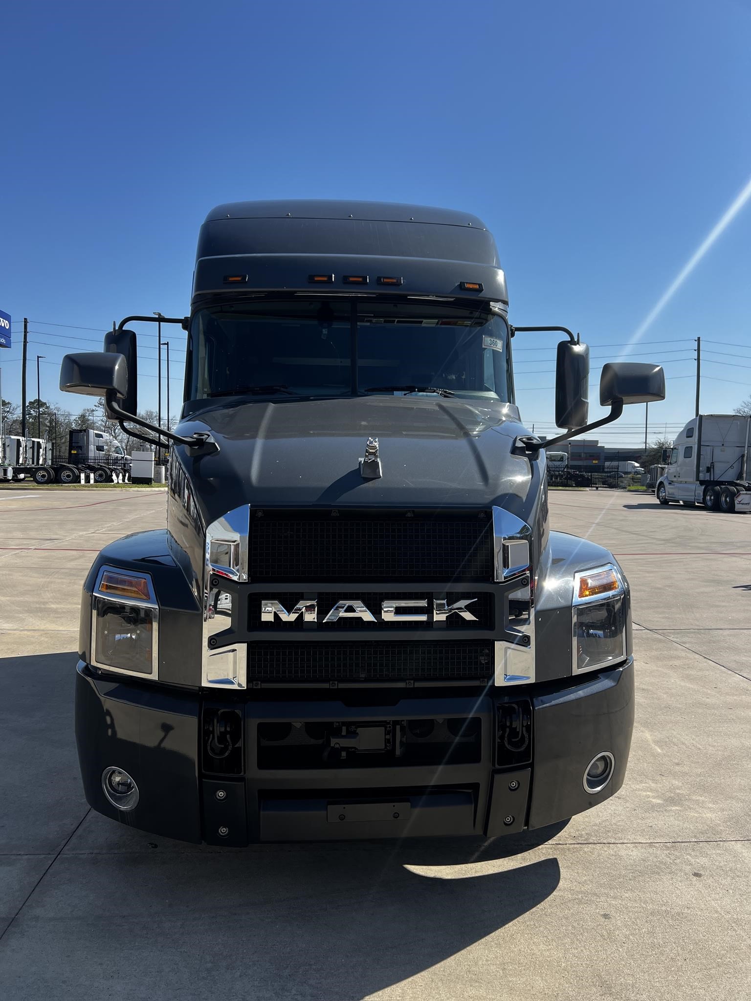 2020 MACK ANTHEM 64T - image 2 of 6