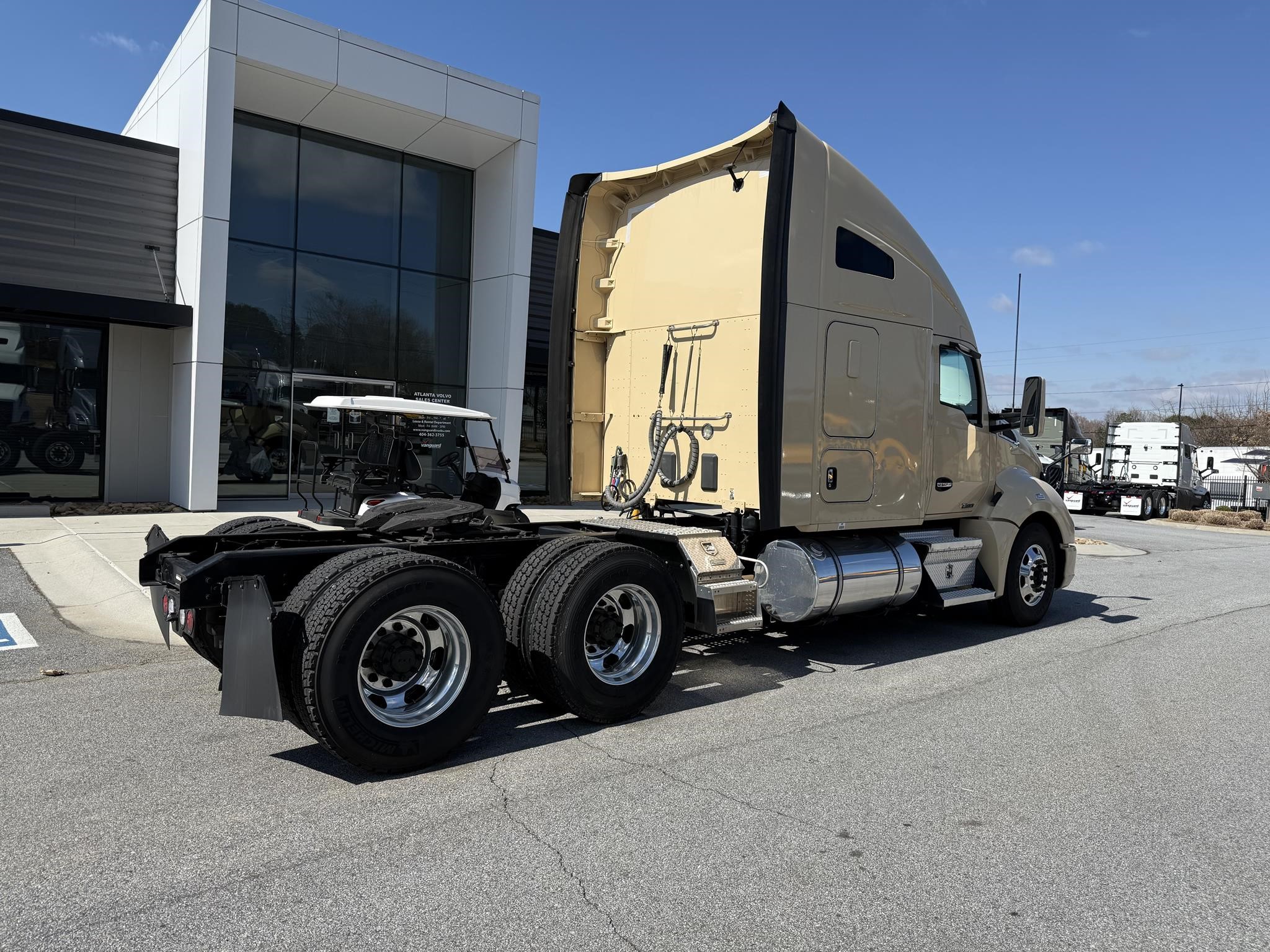 2019 KENWORTH T680 - image 3 of 6