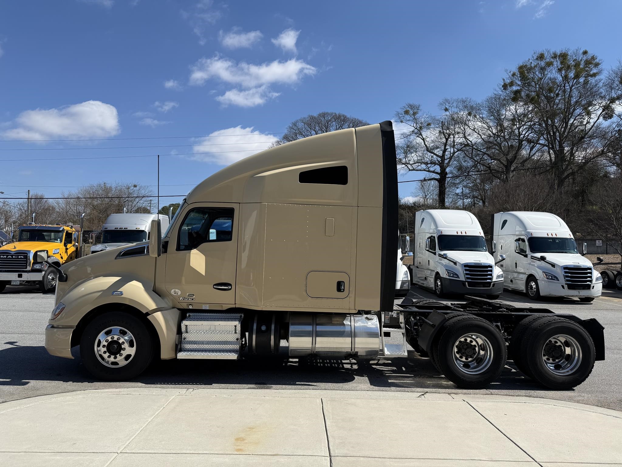 2019 KENWORTH T680 - image 4 of 6